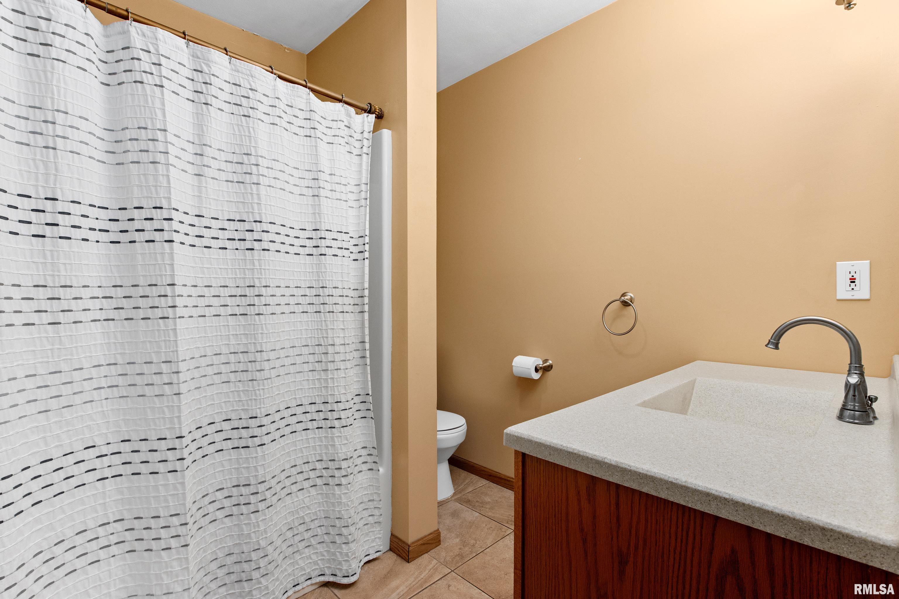 2106 Marigold Drive, Pekin, Illinois image 17
