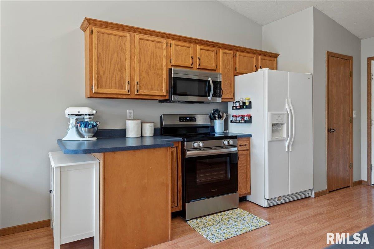 504 N Bitterroot Drive, Athens, Illinois image 11