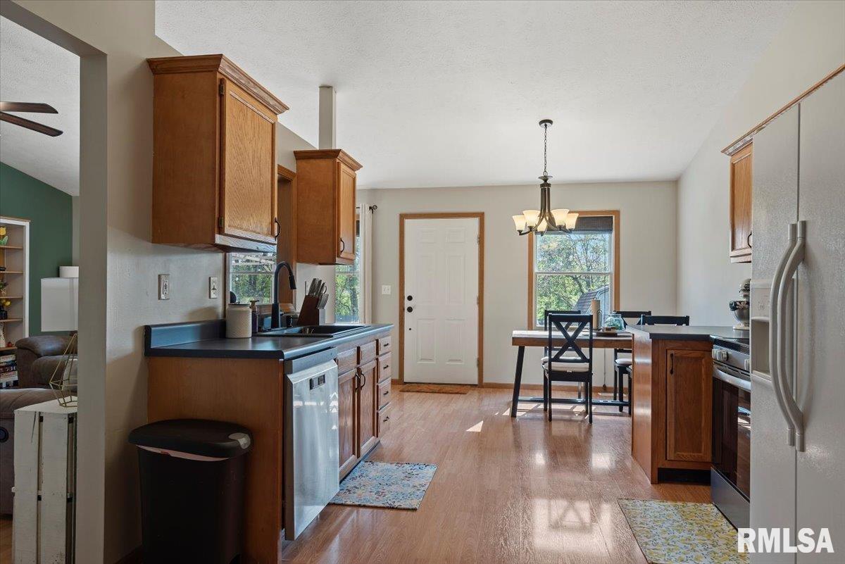 504 N Bitterroot Drive, Athens, Illinois image 12