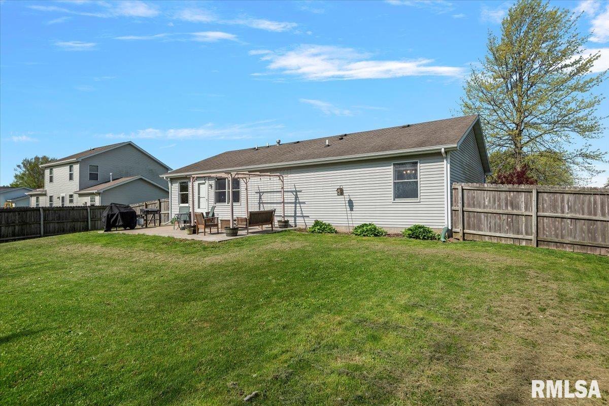 504 N Bitterroot Drive, Athens, Illinois image 27
