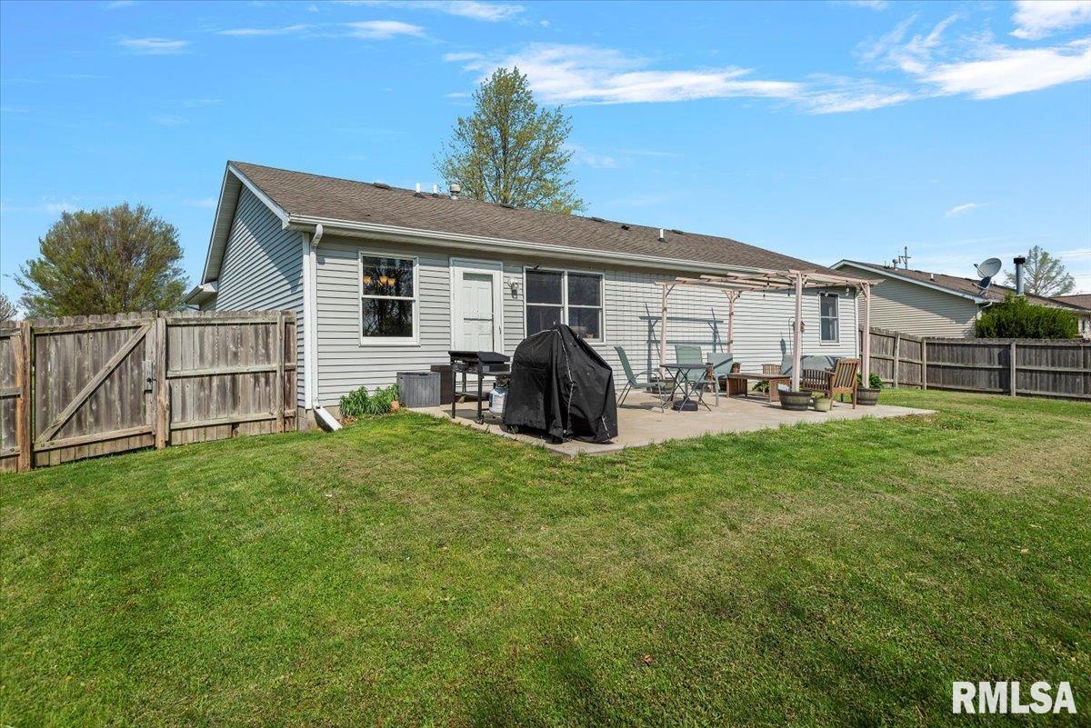 504 N Bitterroot Drive, Athens, Illinois image 29