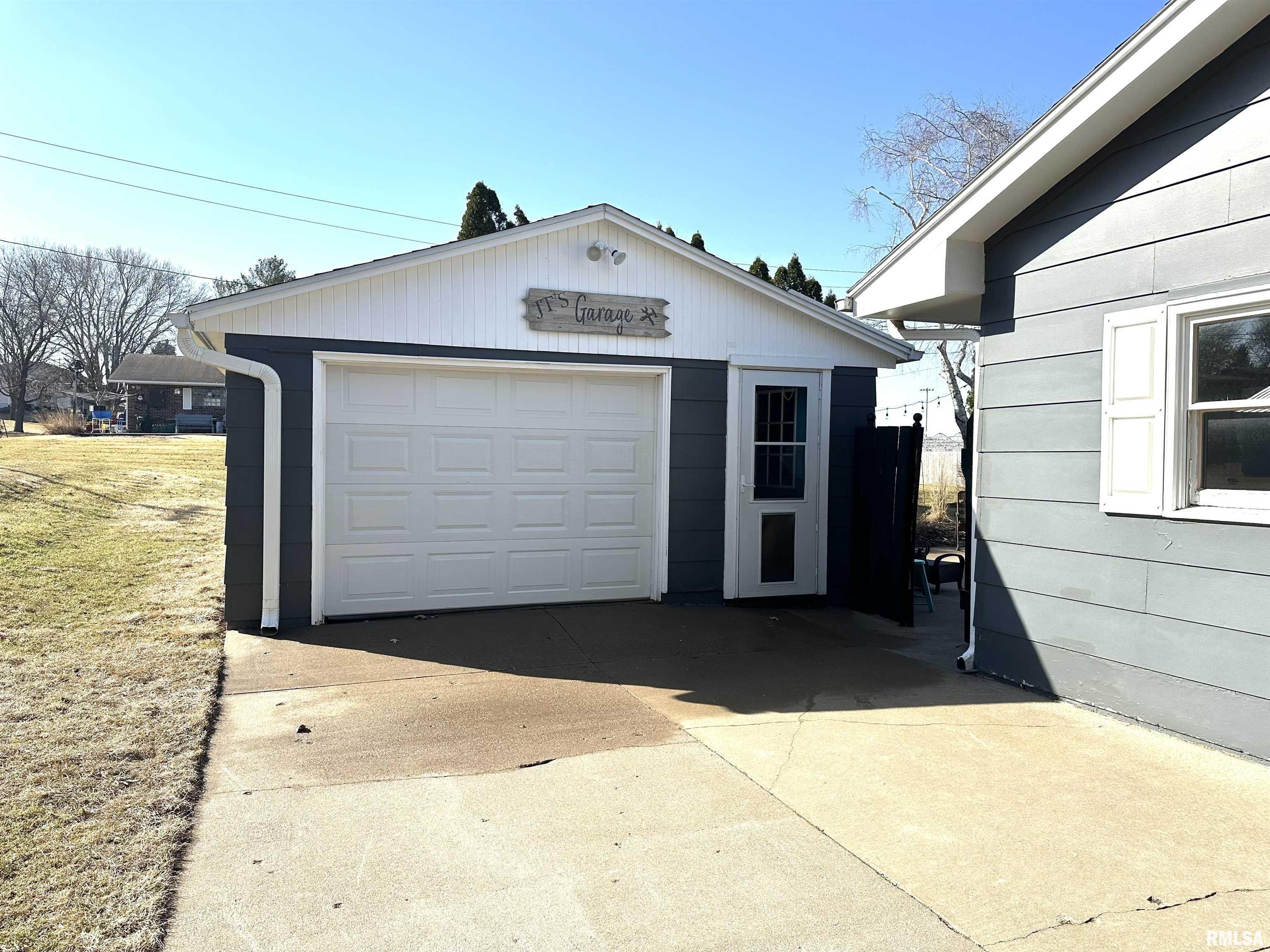 241 W School Street, Preston, Iowa image 2