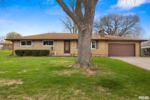 Homes For Sale - 604 S Elm Street<br/> Tazewell County, Washington, IL 61571