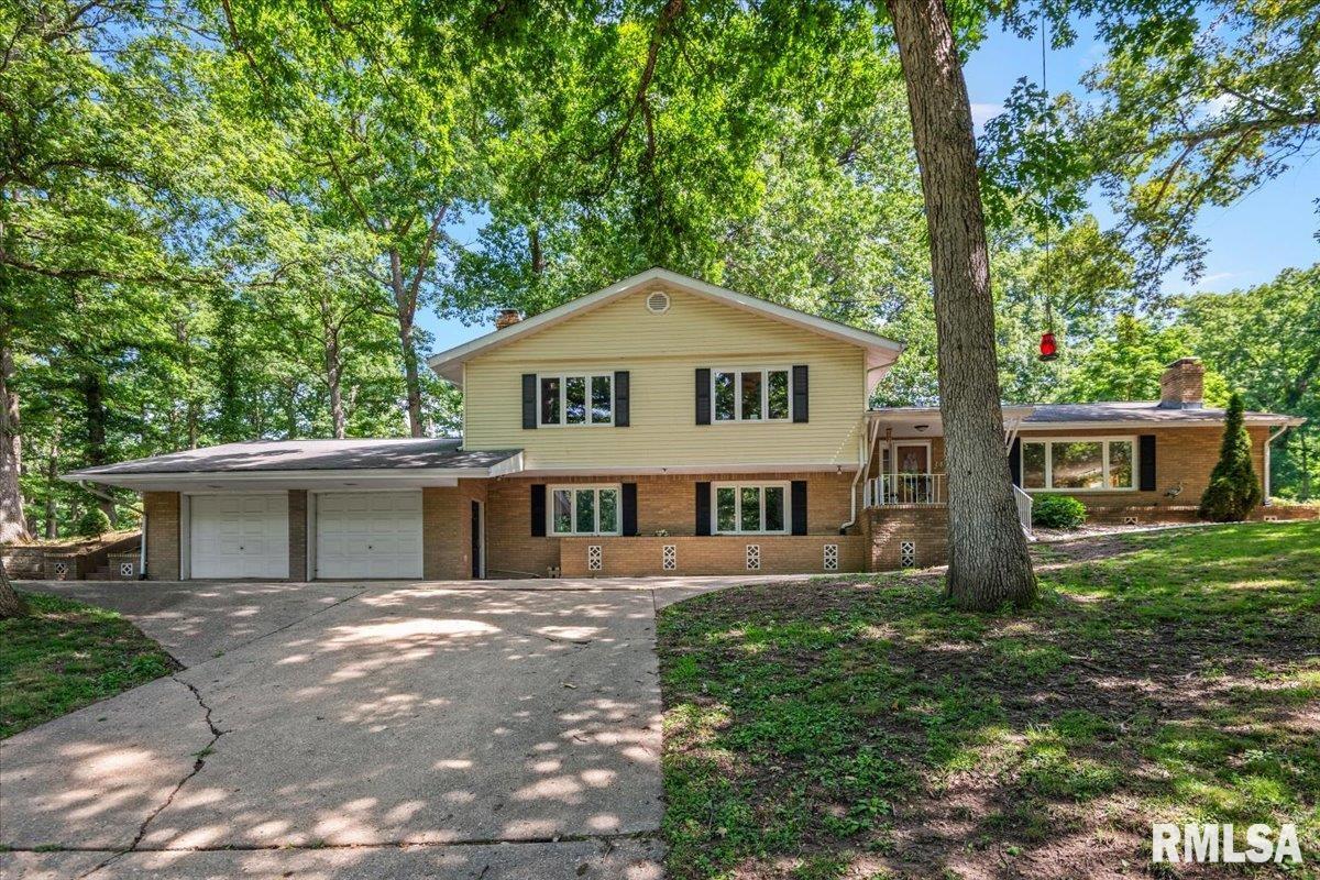 Photo 1 of 62 — 6813 S STEPHENSON Lane, Springfield, IL 62707