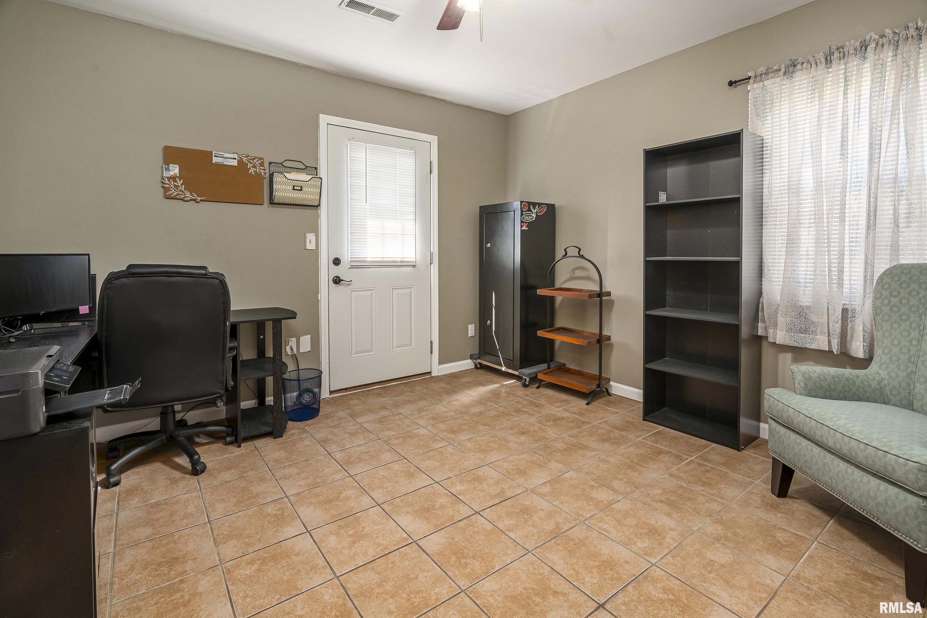 1395 N Cypress Drive, Carbondale, Illinois image 14
