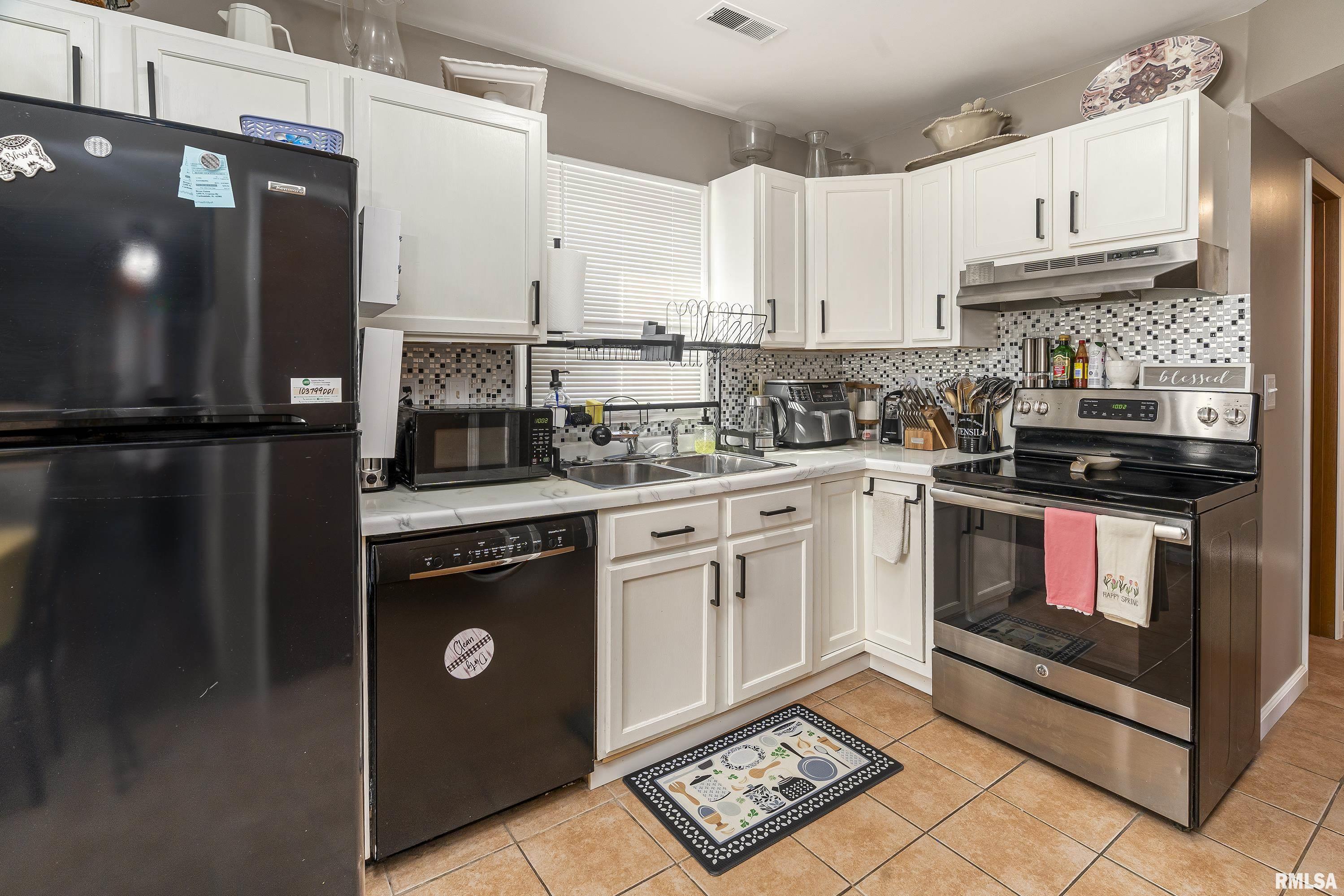 1395 N Cypress Drive, Carbondale, Illinois image 9
