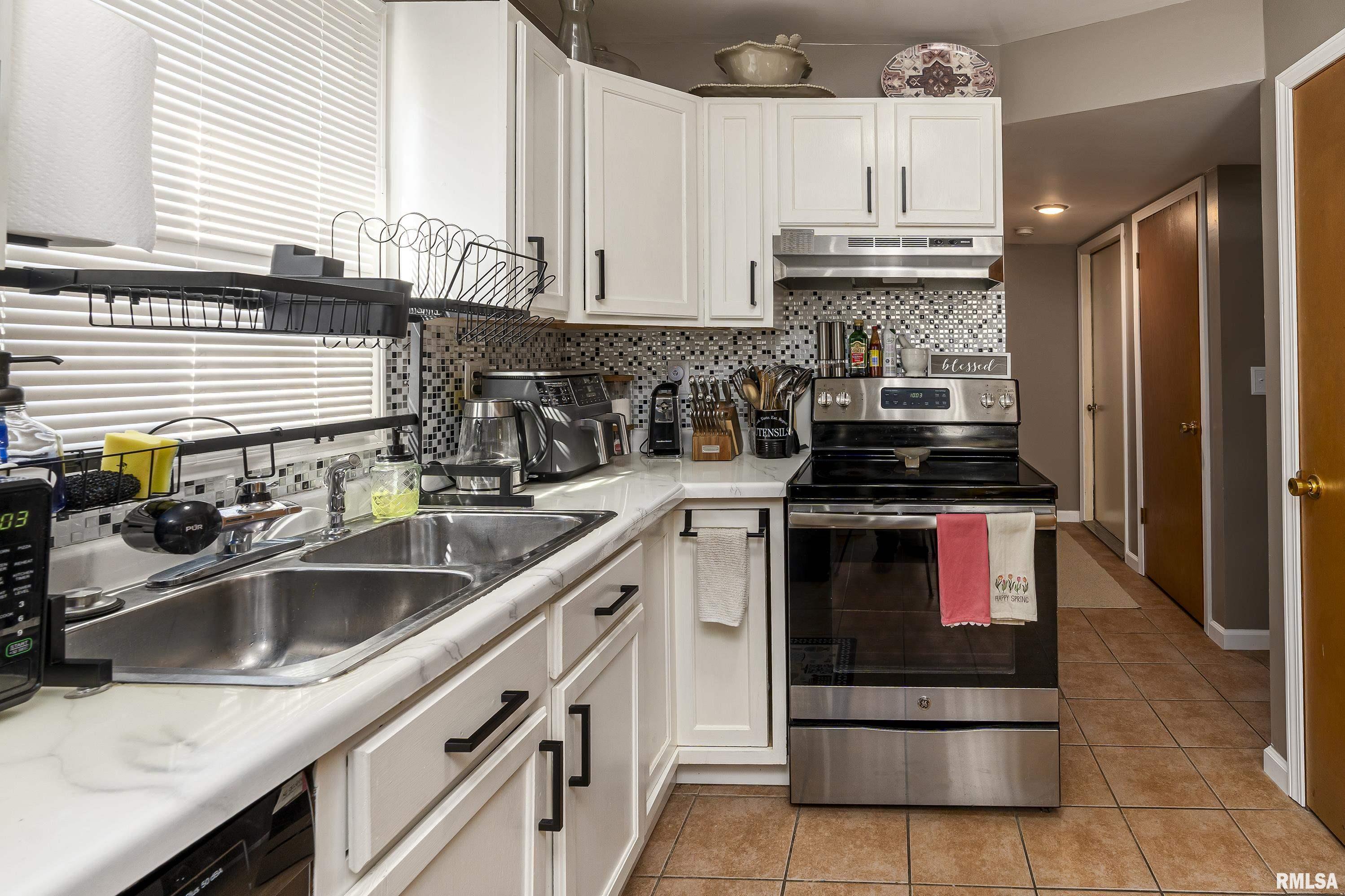 1395 N Cypress Drive, Carbondale, Illinois image 10