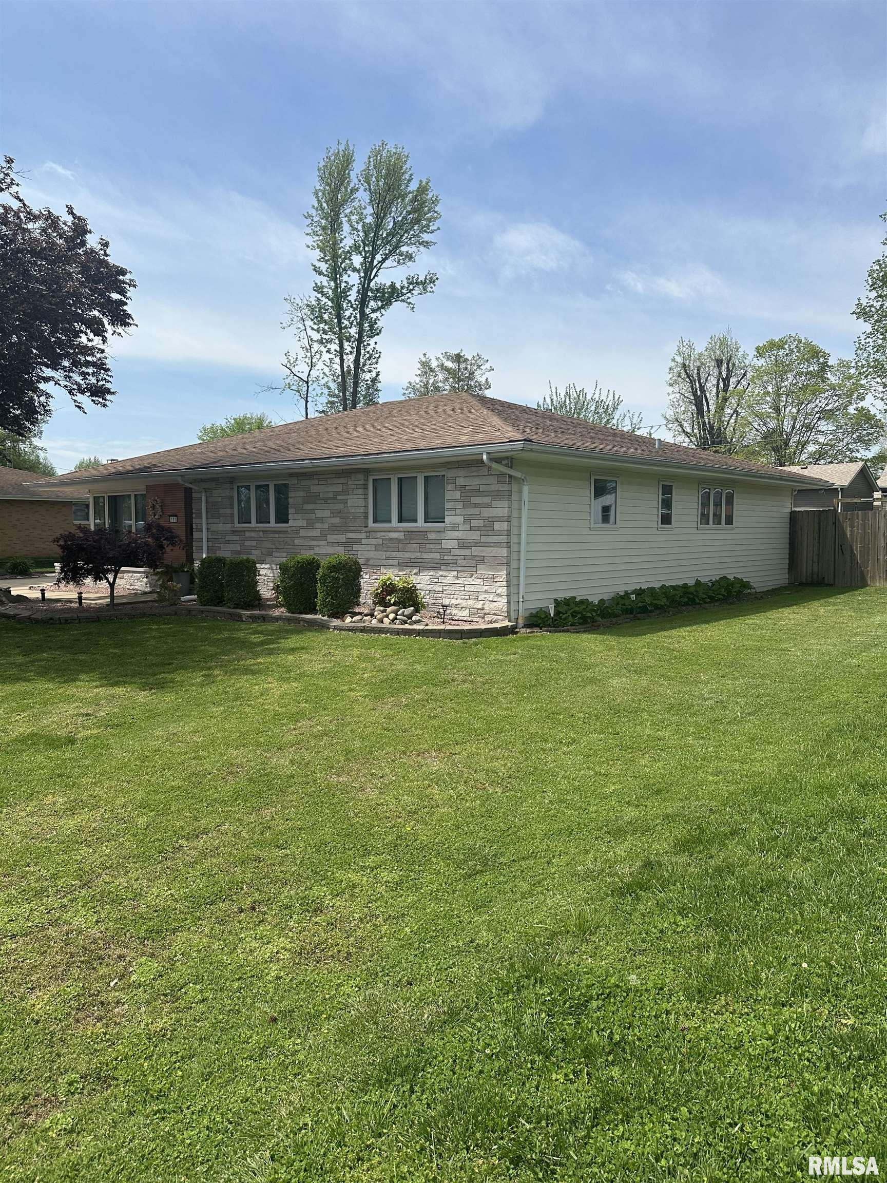 111 Panther Drive, Pinckneyville, Illinois image 5