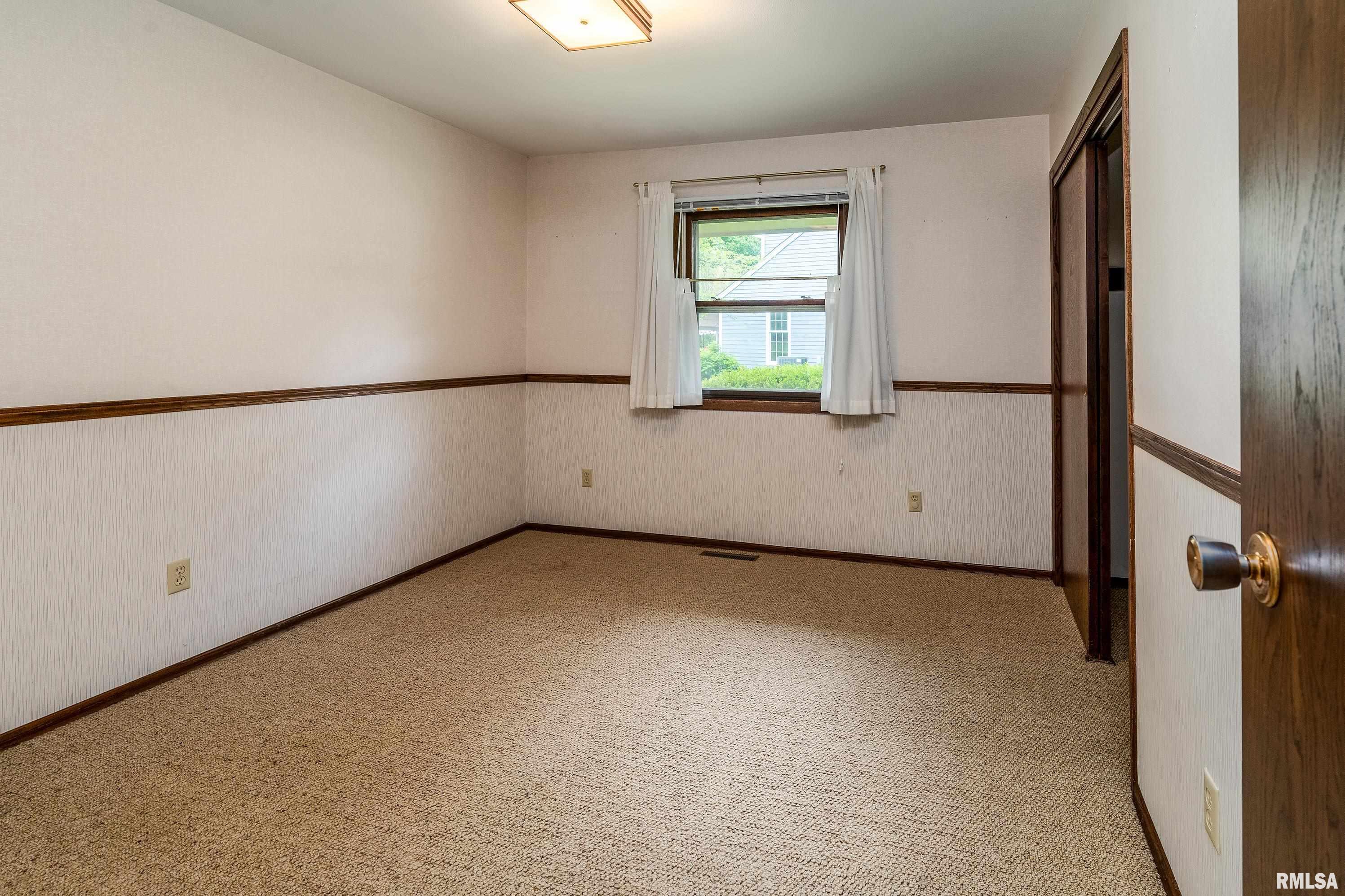 2605 W Sunset Drive, Carbondale, Illinois image 25