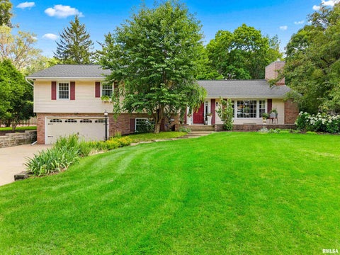 Homes For Sale - 236` Van Dyke Drive<br/> Canton, IL 61520