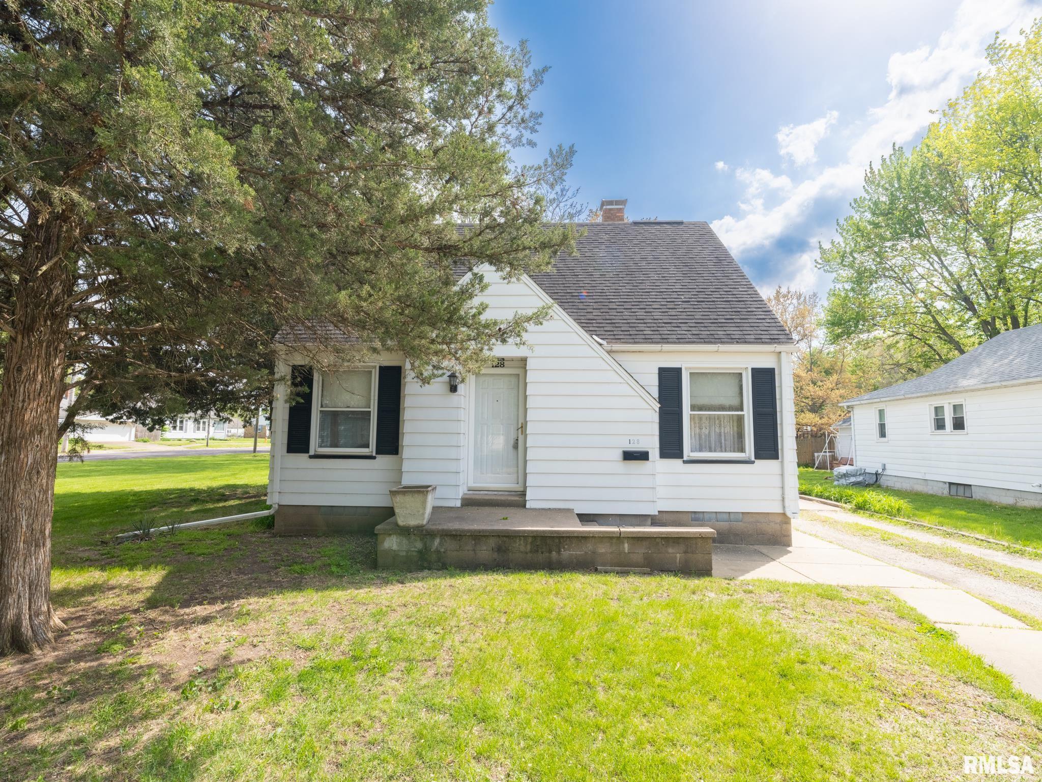 128 Lucinda Street, Pekin, Illinois image 1