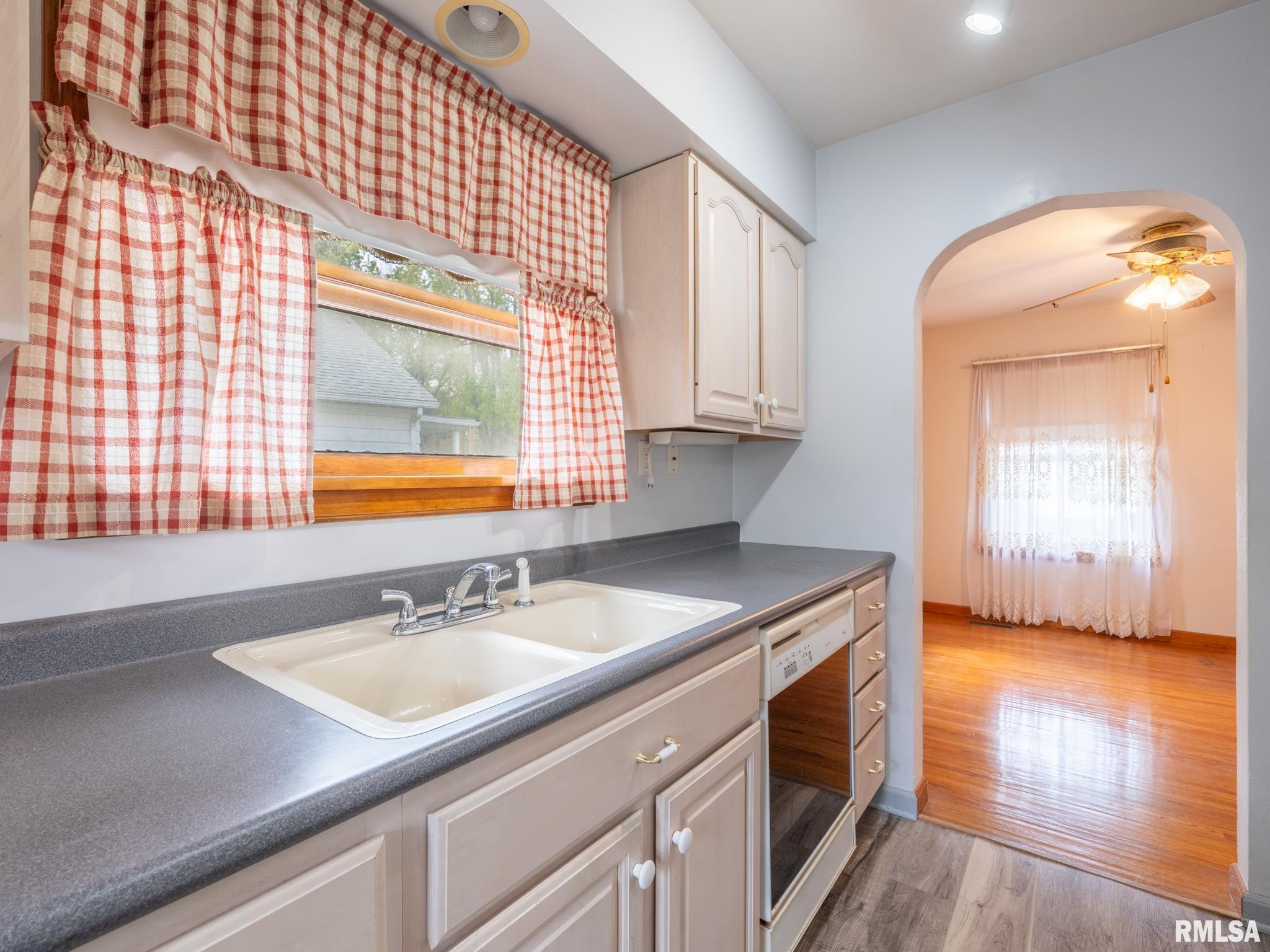 128 Lucinda Street, Pekin, Illinois image 13