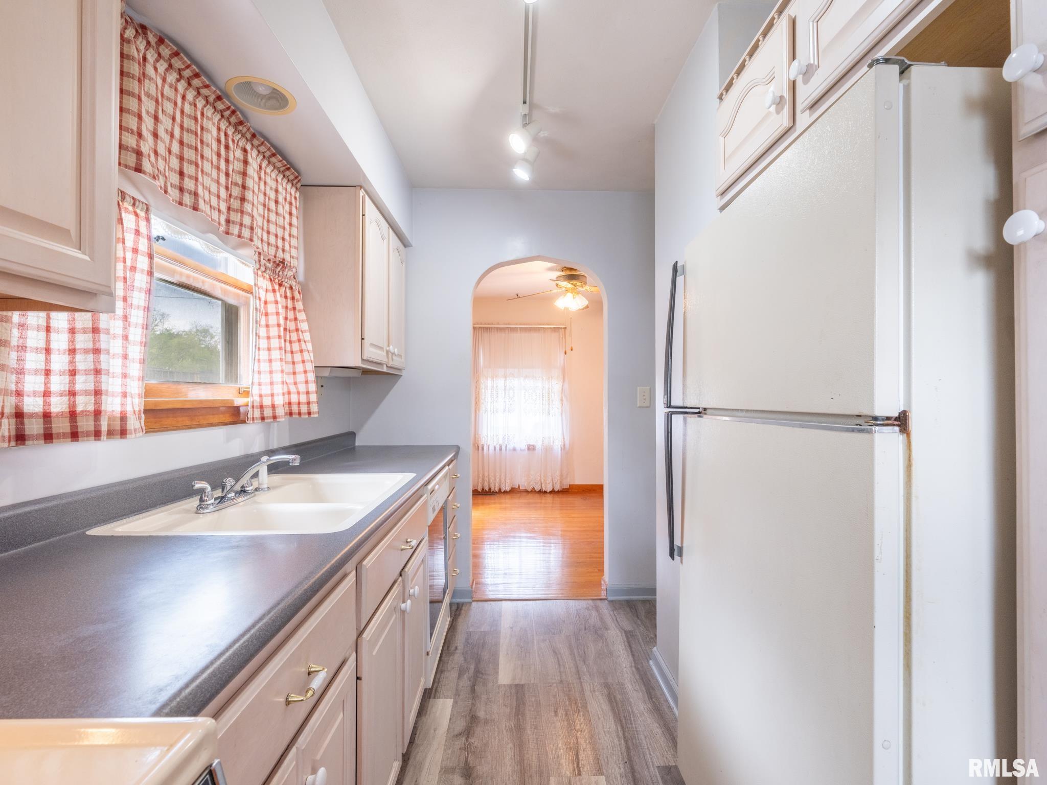 128 Lucinda Street, Pekin, Illinois image 12
