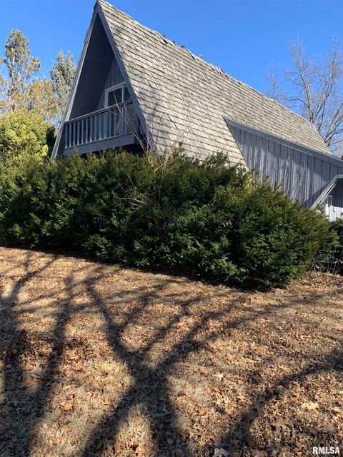 Homes For Sale - 14 NE Hillcrest Drive<br/> Bushnell, IL 61422