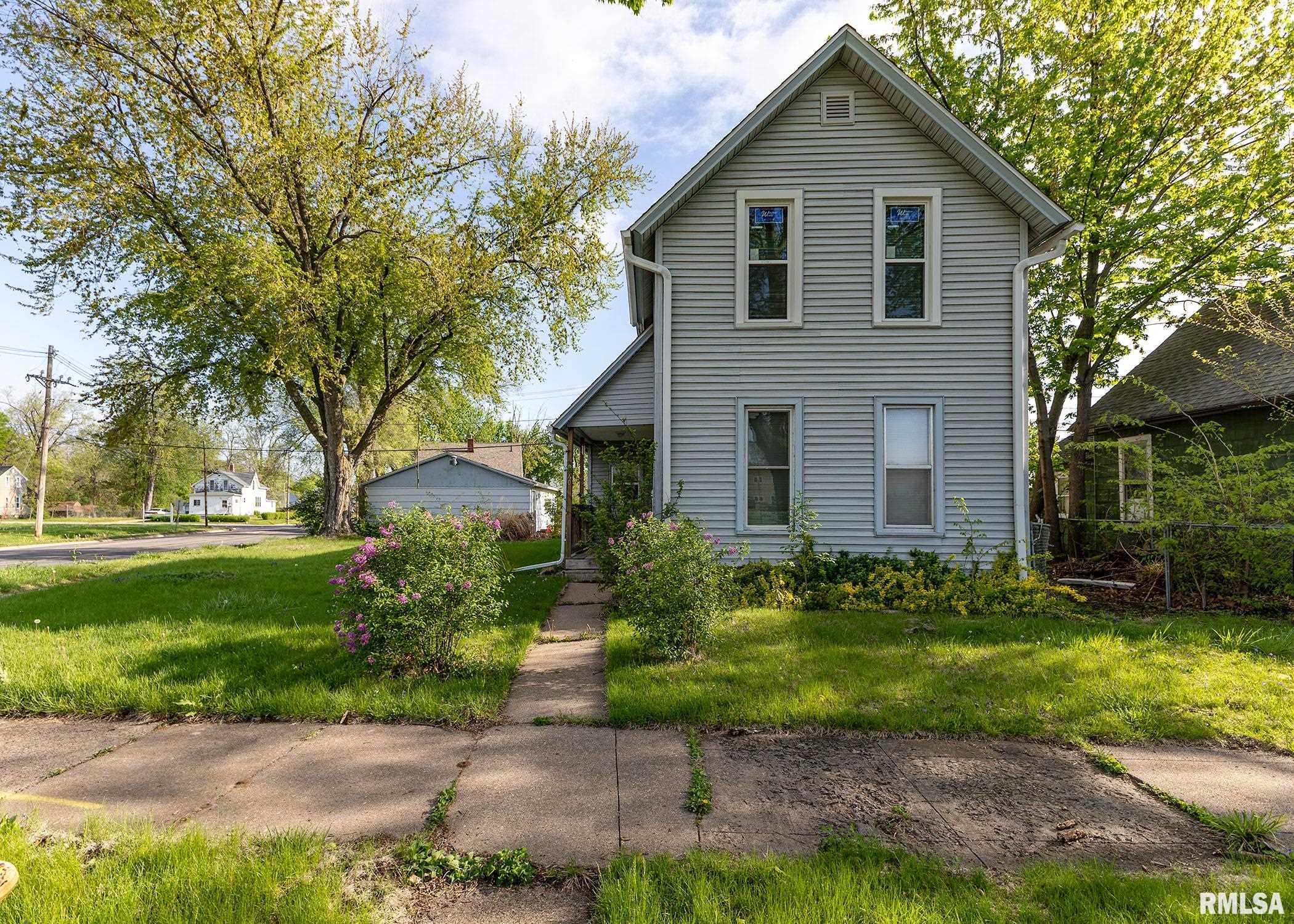 270 21st Avenue North, Clinton, Iowa image 1
