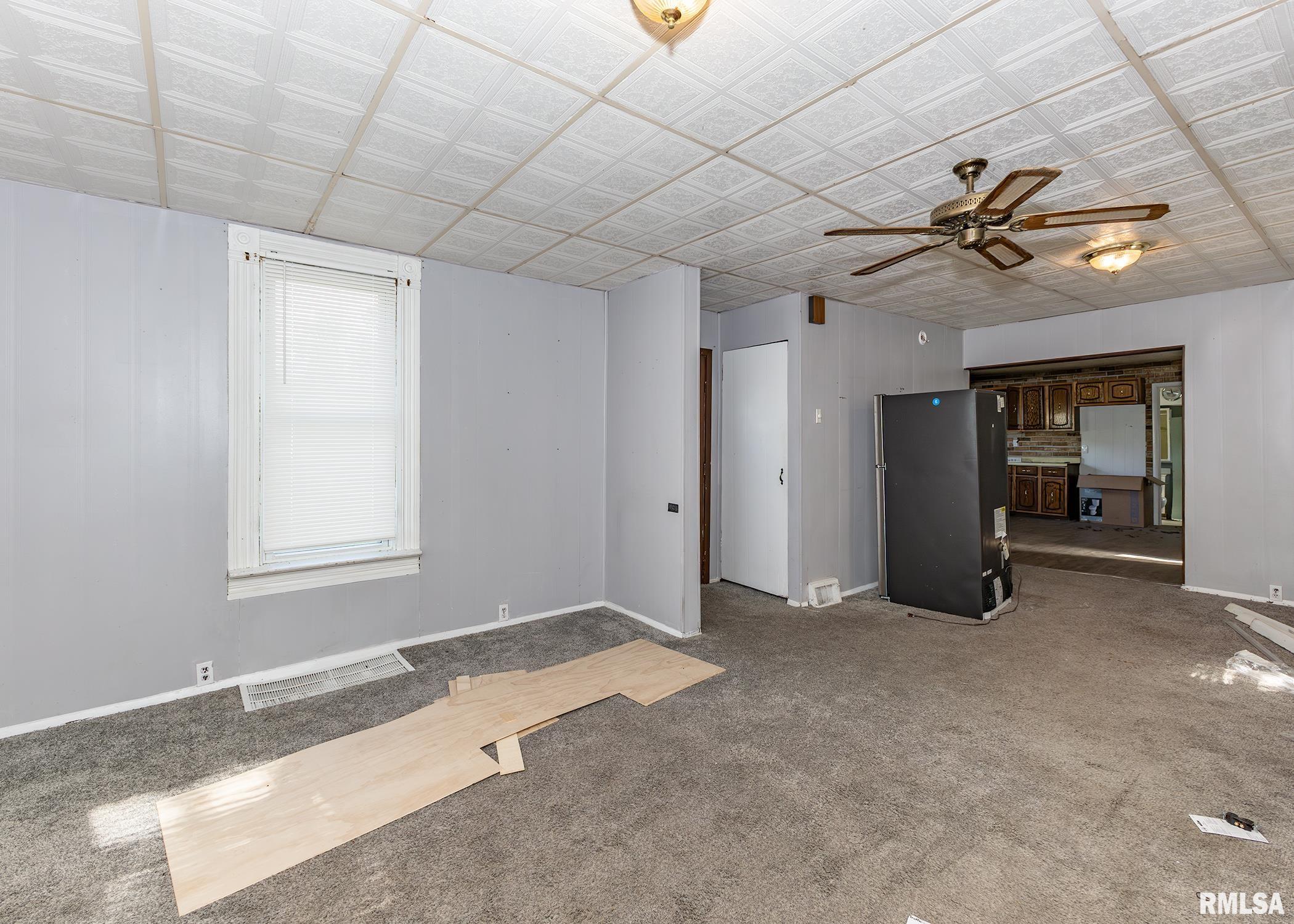 270 21st Avenue North, Clinton, Iowa image 5