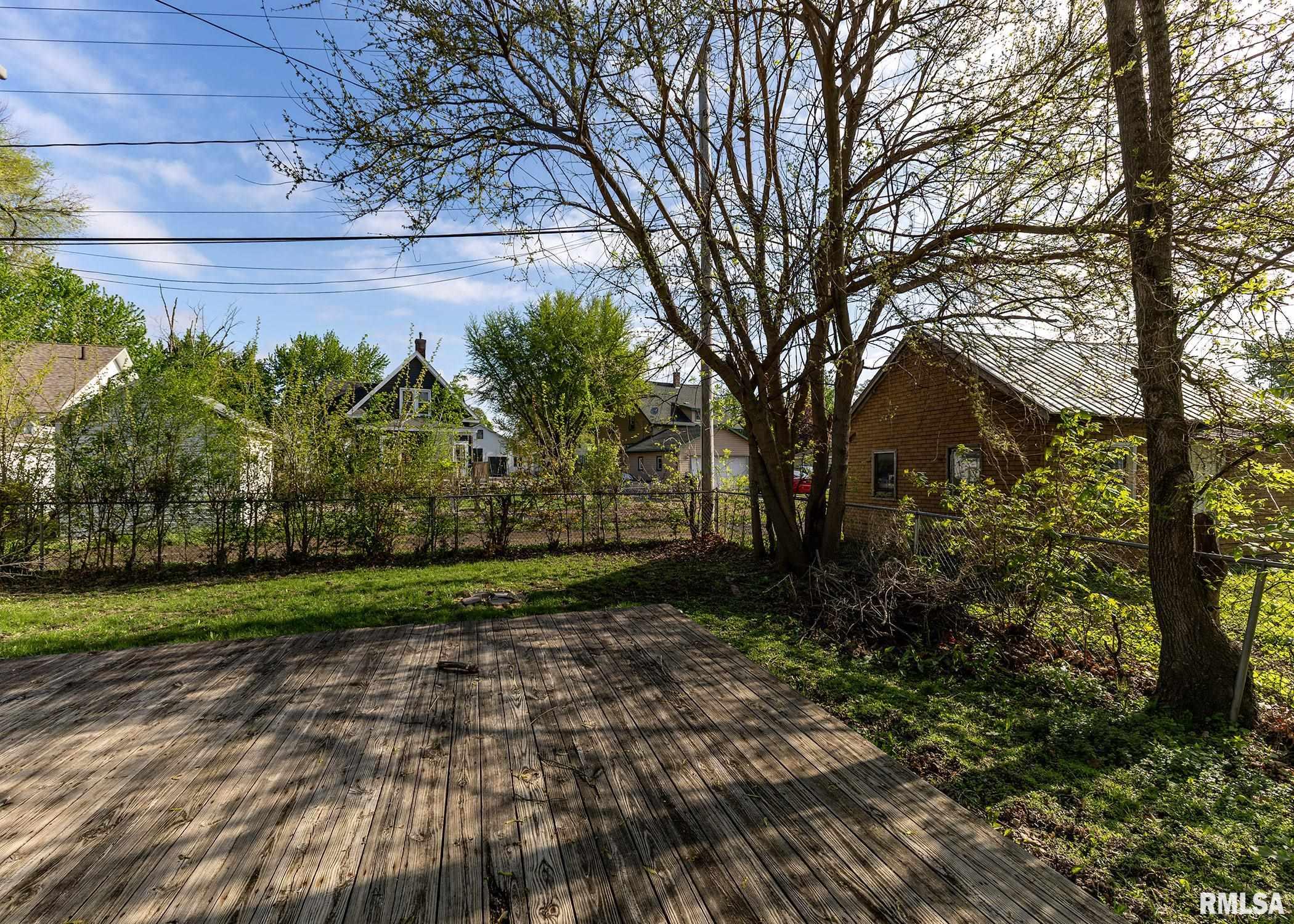 270 21st Avenue North, Clinton, Iowa image 17