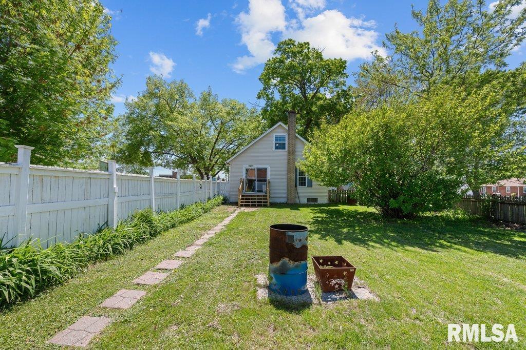 126 S Genessee Street, Blue Grass, Iowa image 13