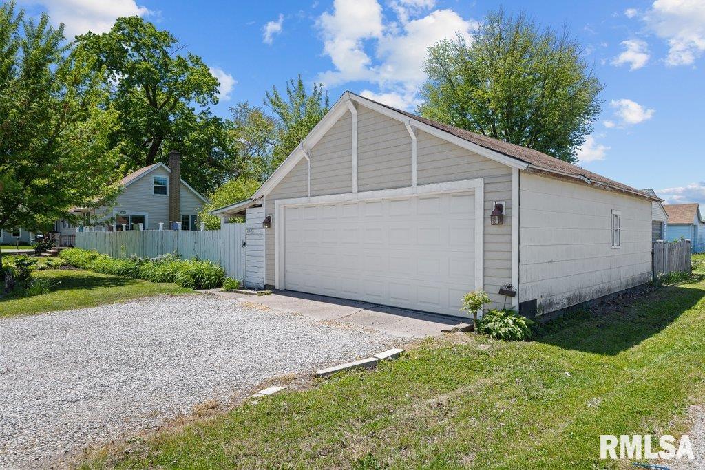 126 S Genessee Street, Blue Grass, Iowa image 16