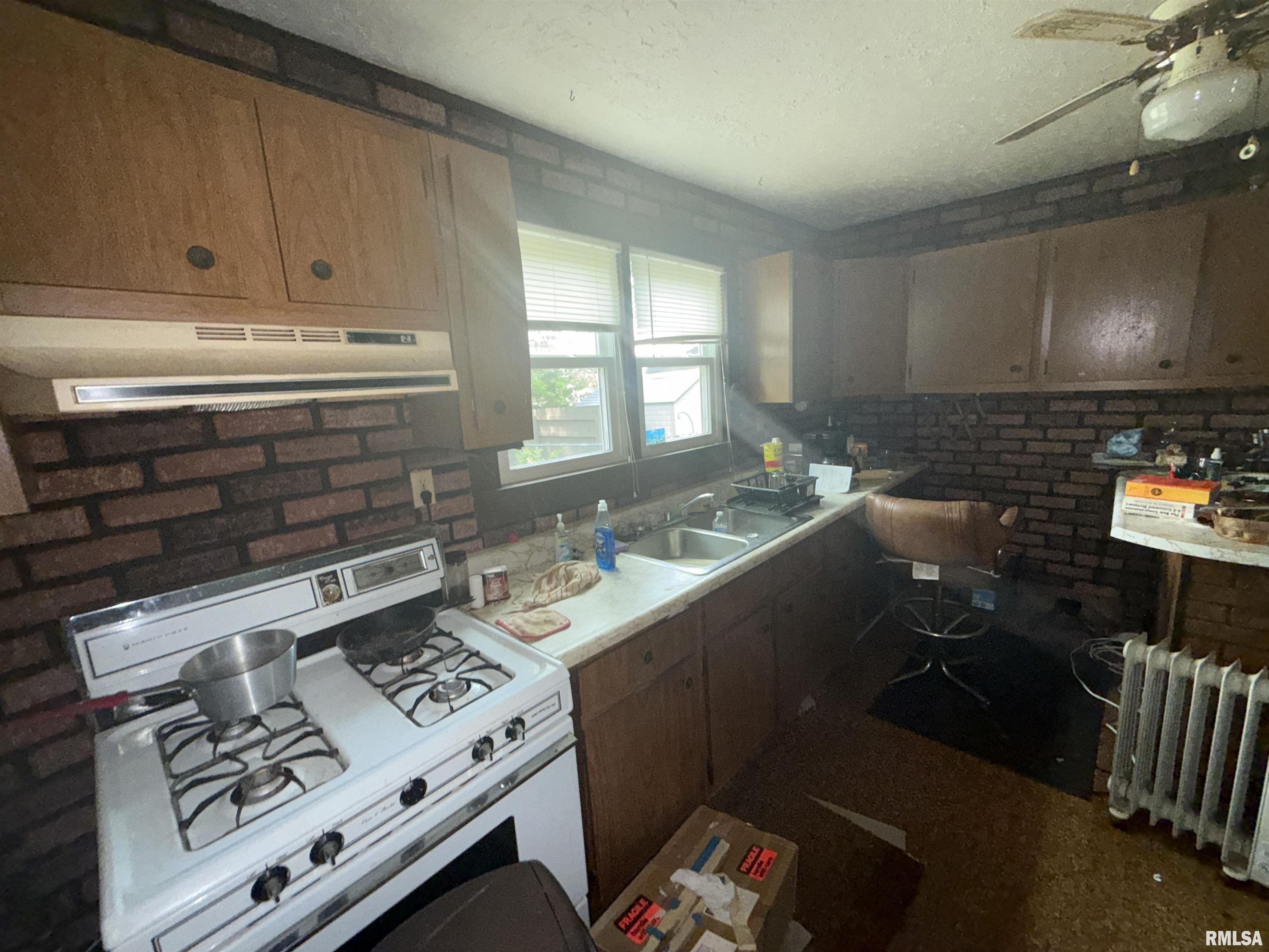 209 N Olive Street, Carterville, Illinois image 12
