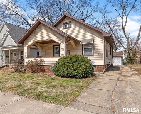 Homes For Sale - 445 W Canedy Street<br/> Sangamon County, Springfield, IL 62704