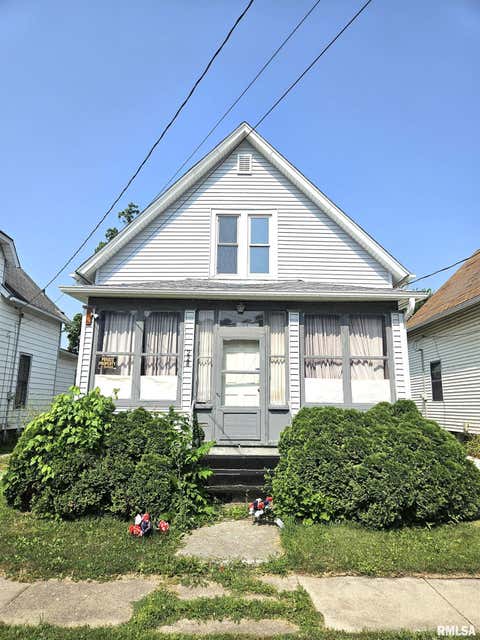 Homes For Sale - 228 Cottage Avenue<br/> Galesburg, IL 61401