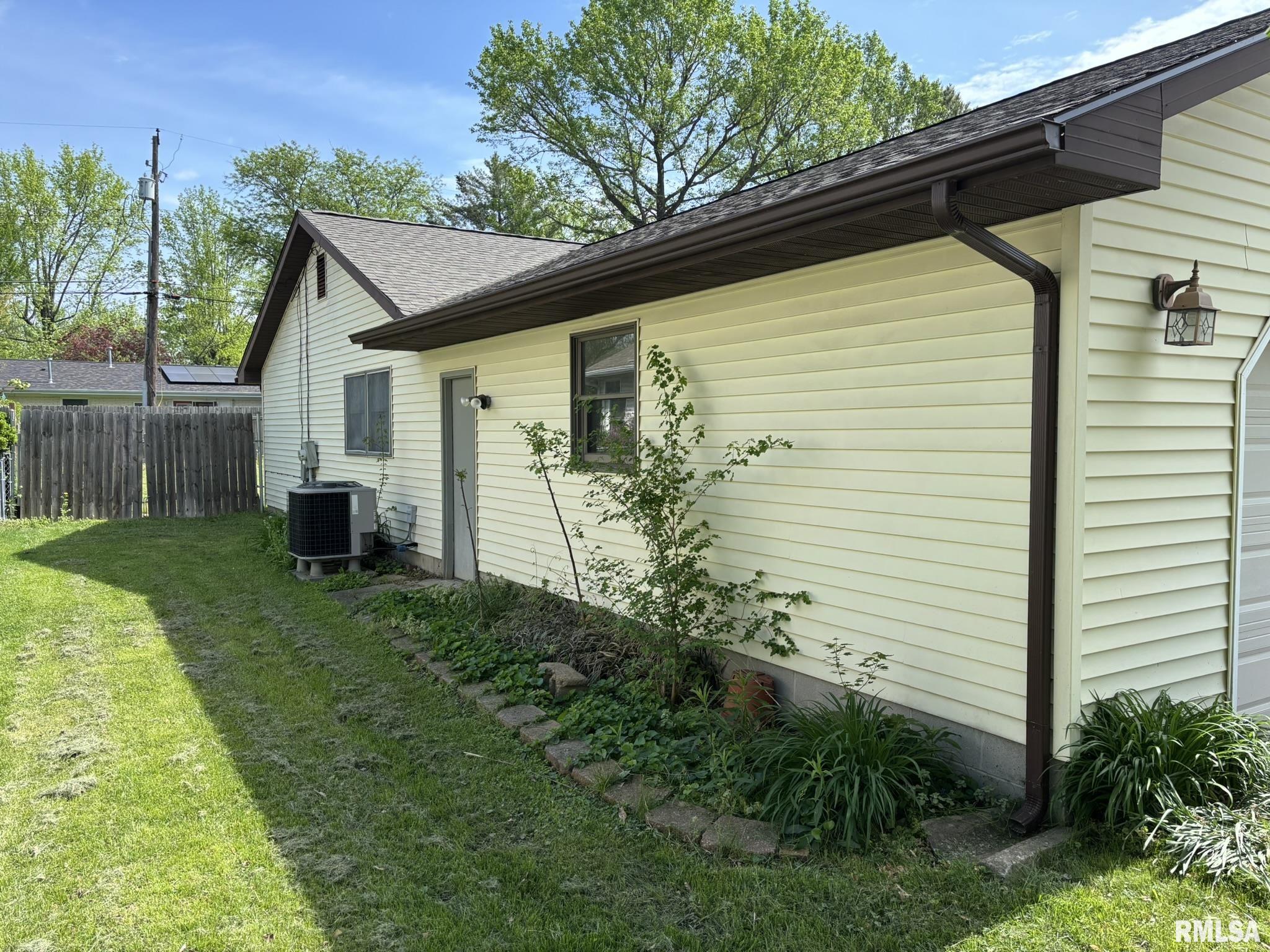 617 S Surrey Lane, Carbondale, Illinois image 5