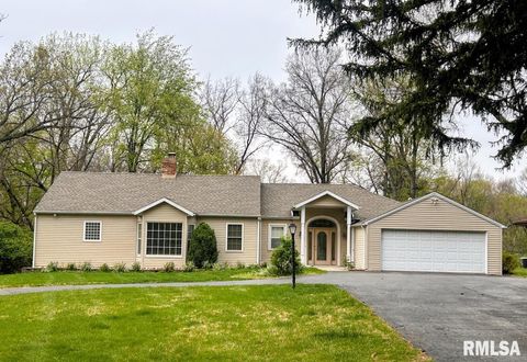 Photo of 41 W Hazel Dell Lane, Springfield, IL 62703 (MLS # CA1043038)