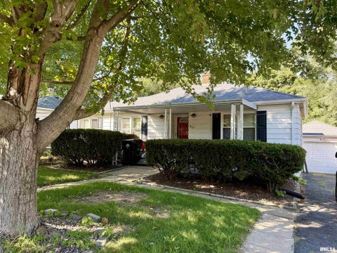 Homes For Sale - 812 N Fernwood Circle<br/> Peoria County, Peoria, IL 61604