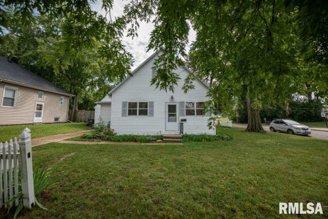 Homes For Sale - 1002 Market Street<br/> Pekin, IL 61554