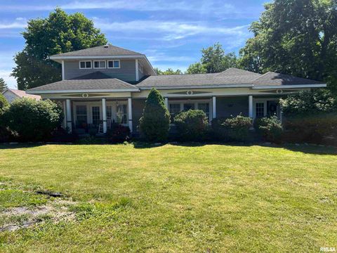 Homes For Sale - 204 S Main Street<br/> Winchester, IL 62694