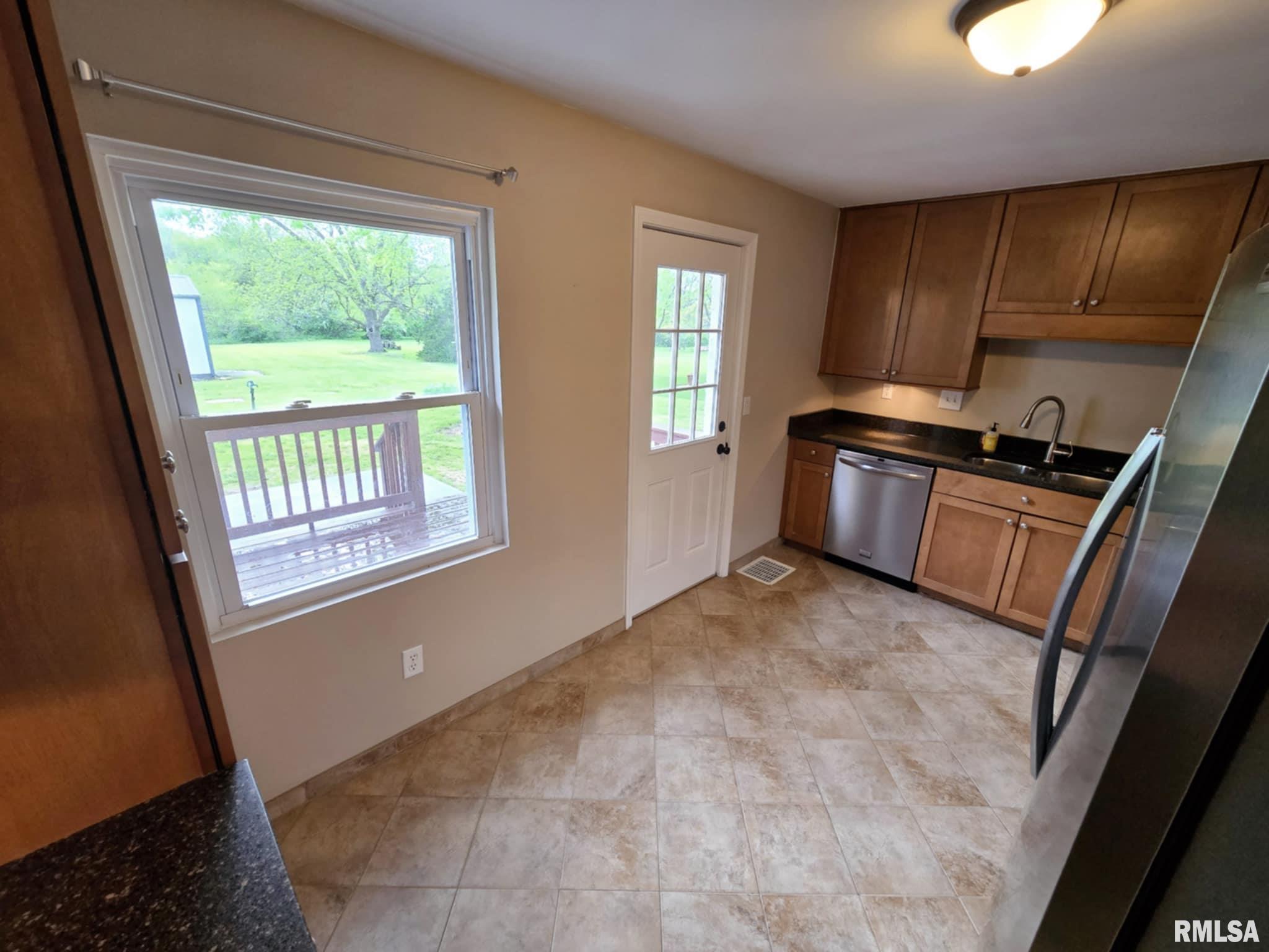 306 N 7th Street, Dahlgren, Illinois image 16