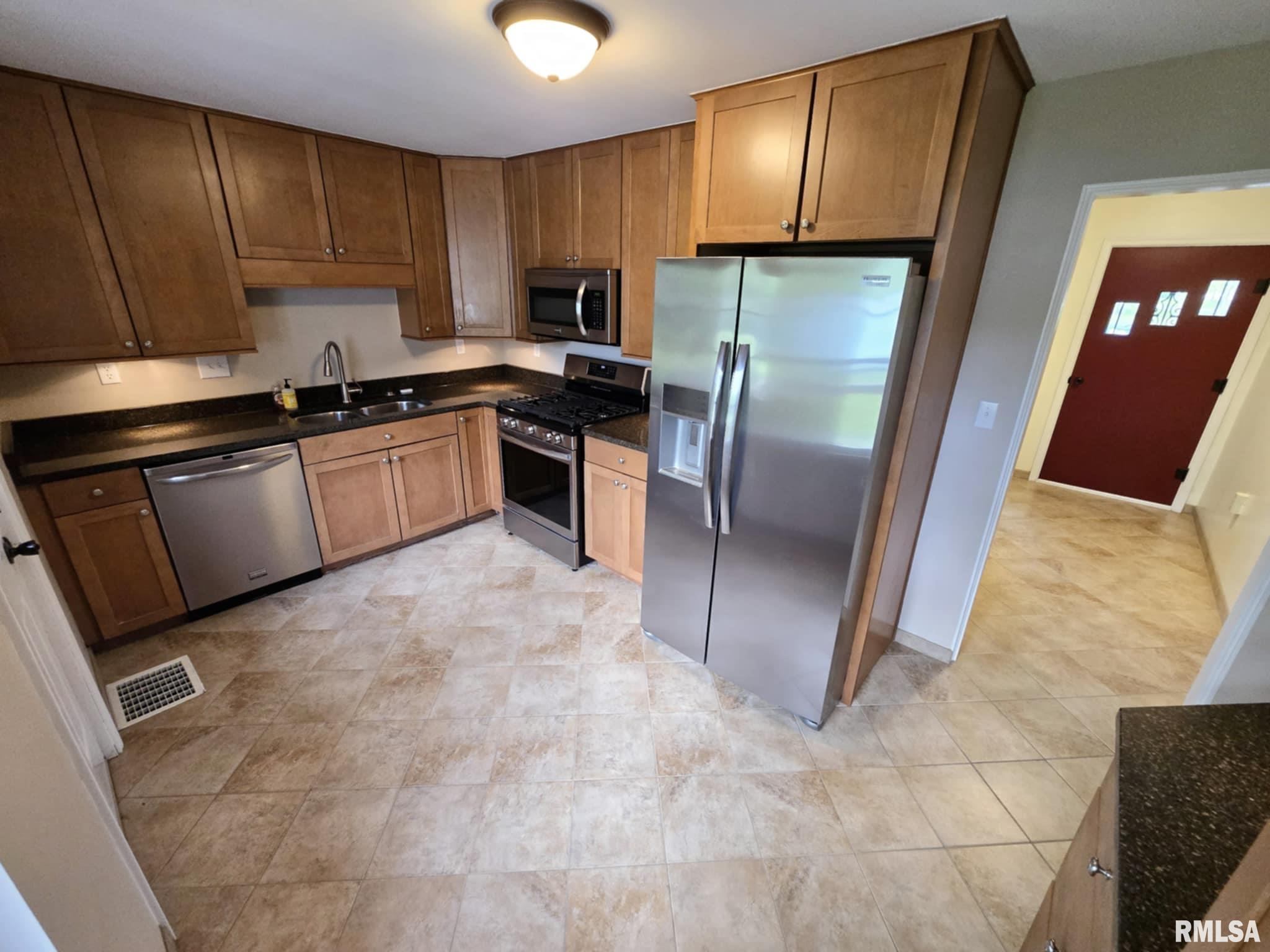 306 N 7th Street, Dahlgren, Illinois image 17