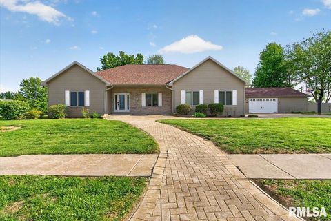 Photo of 217 HUNTINGTON Drive, Auburn, IL 62615 (MLS # CA1043401)