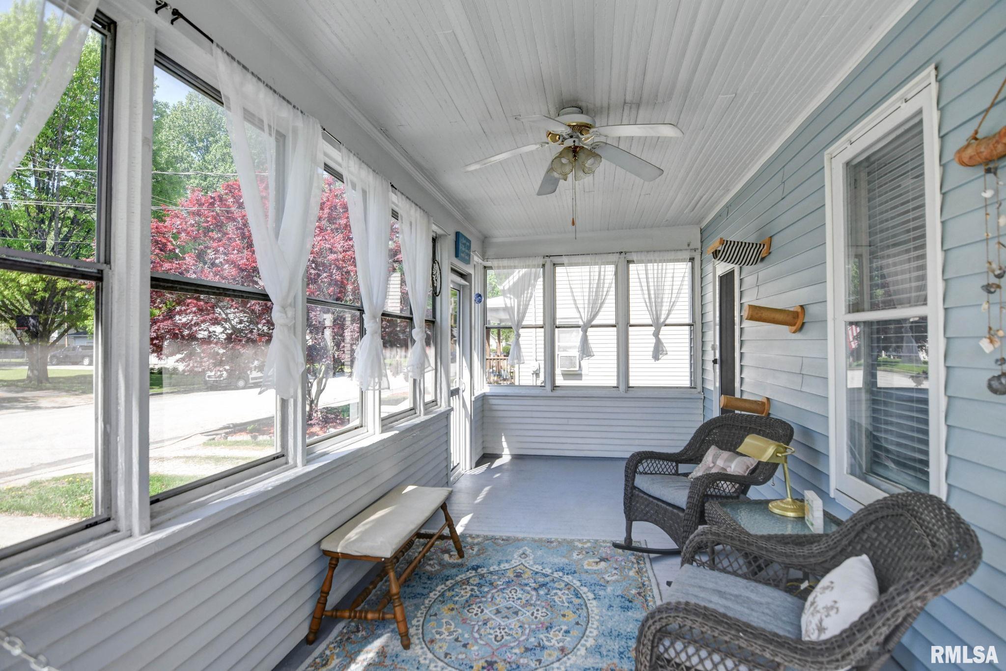 805 E Ash Street, Taylorville, Illinois image 3