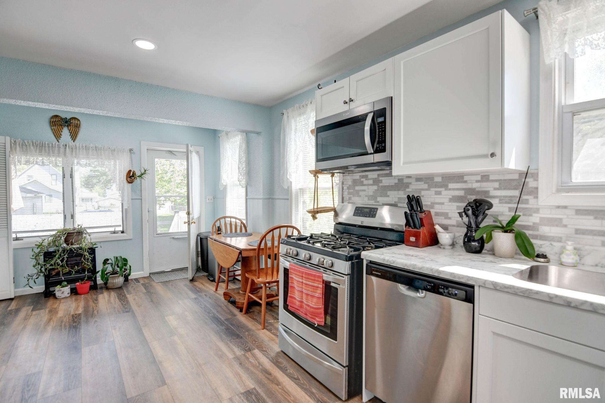 805 E Ash Street, Taylorville, Illinois image 24