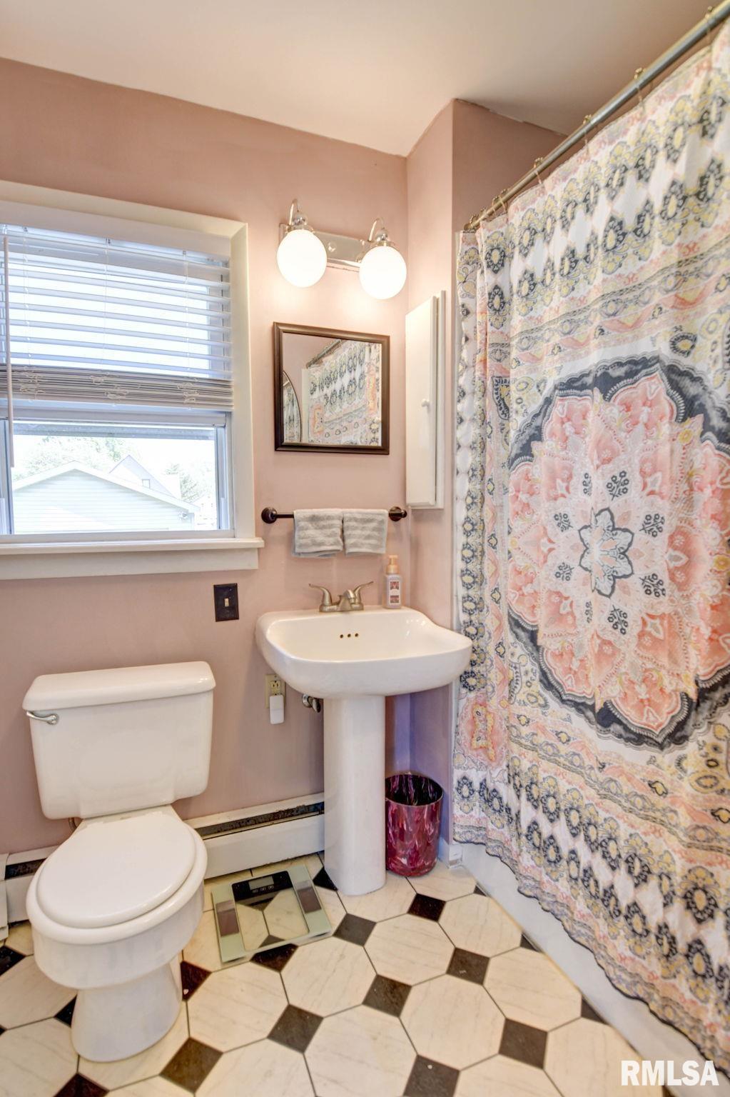 805 E Ash Street, Taylorville, Illinois image 14