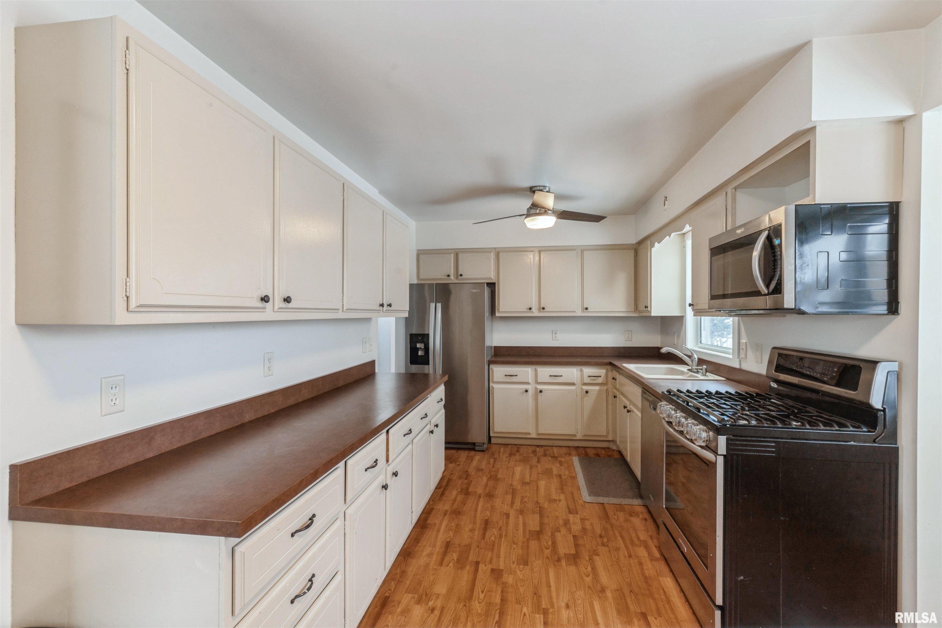 319 N 1st Street, Long Grove, Iowa image 11