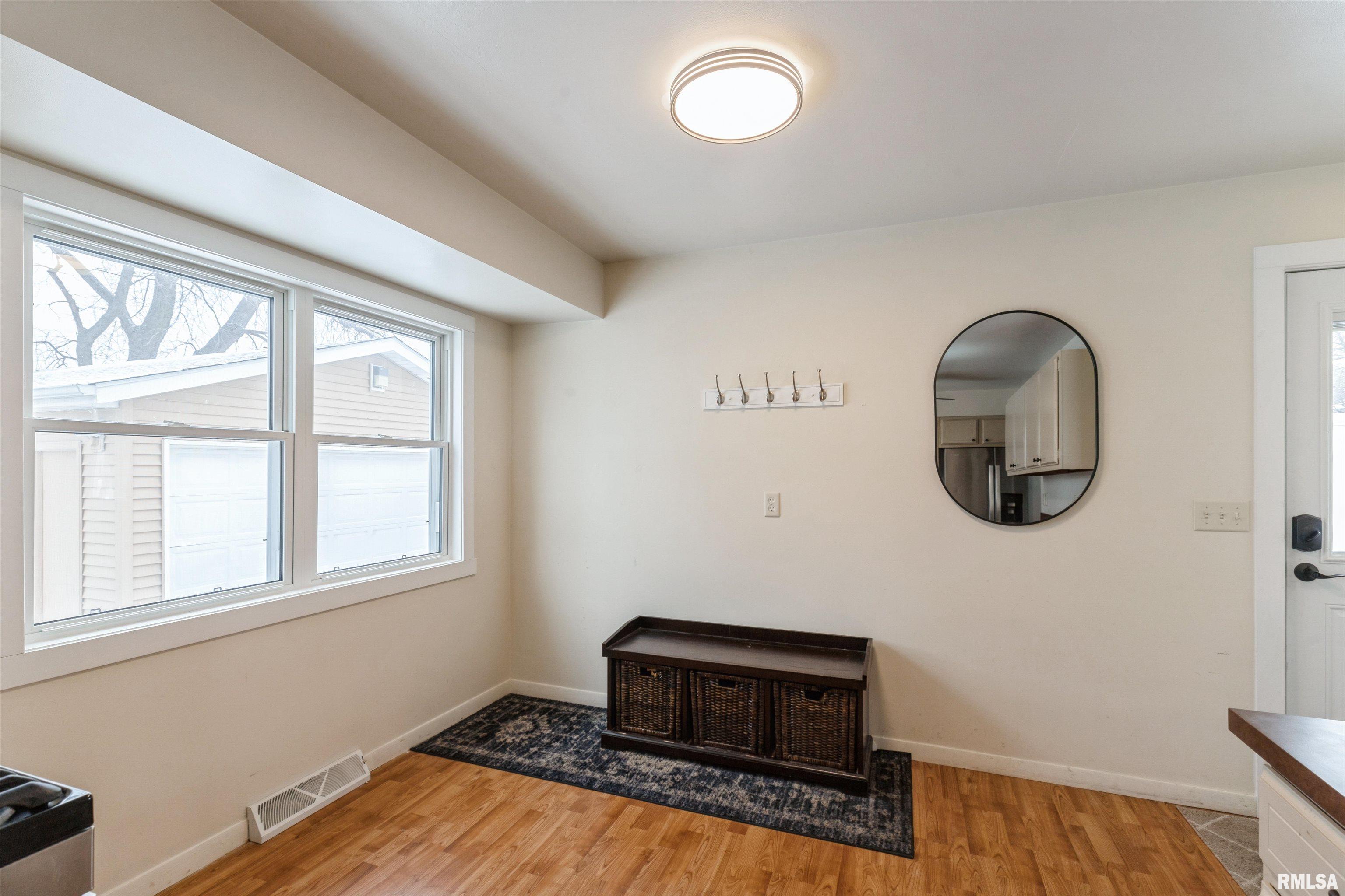 319 N 1st Street, Long Grove, Iowa image 10