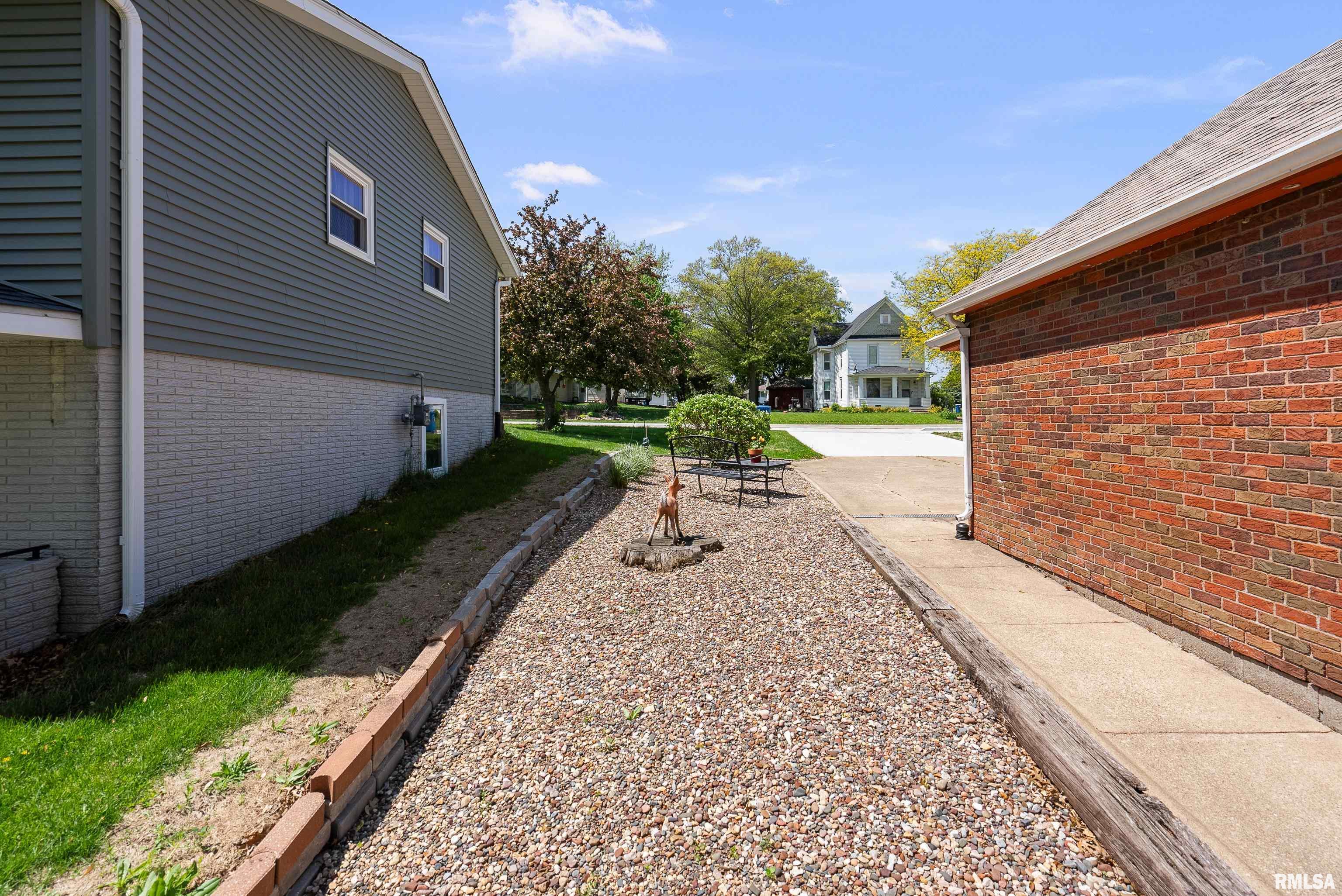 231 N 1st Street, Long Grove, Iowa image 5