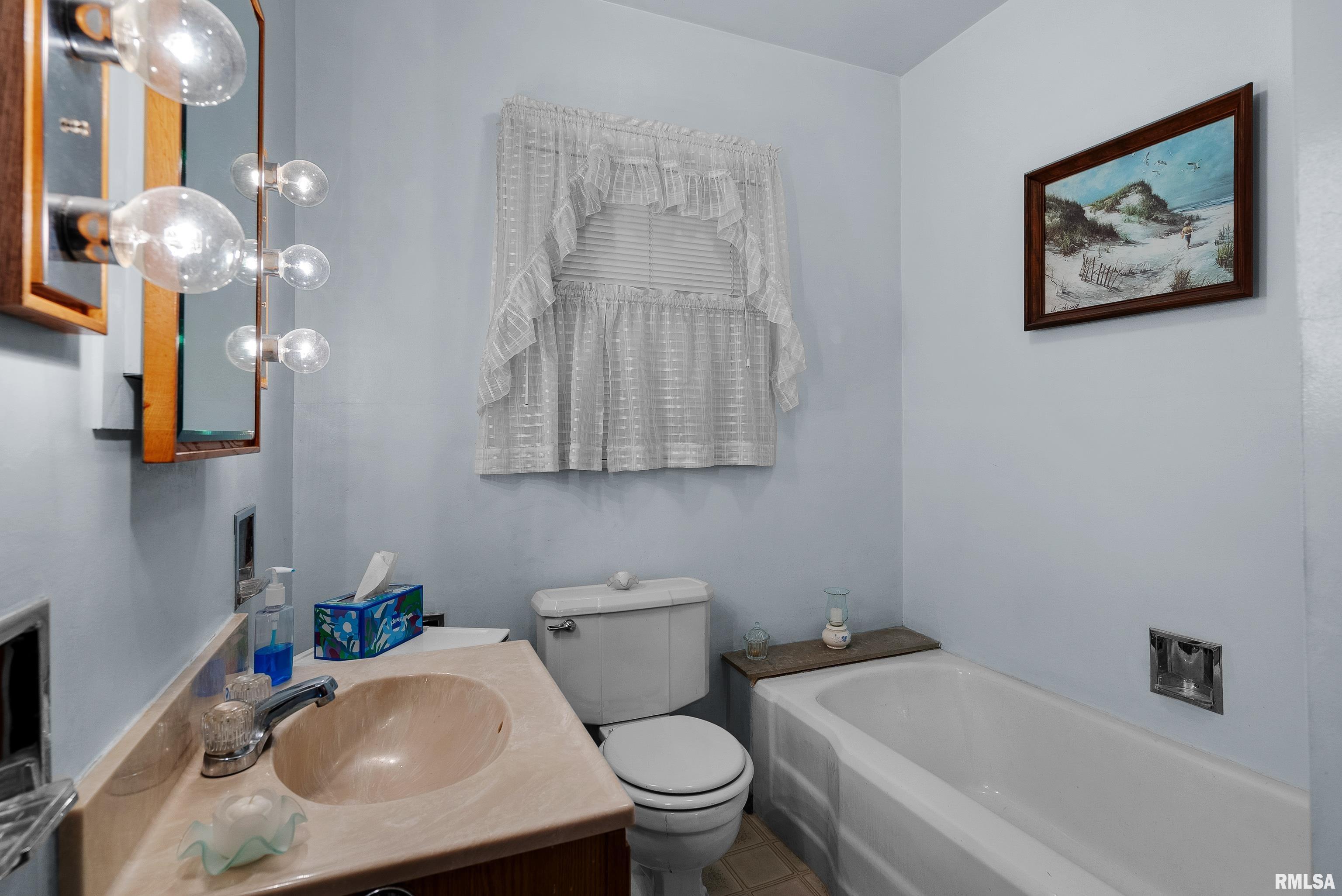 231 N 1st Street, Long Grove, Iowa image 27