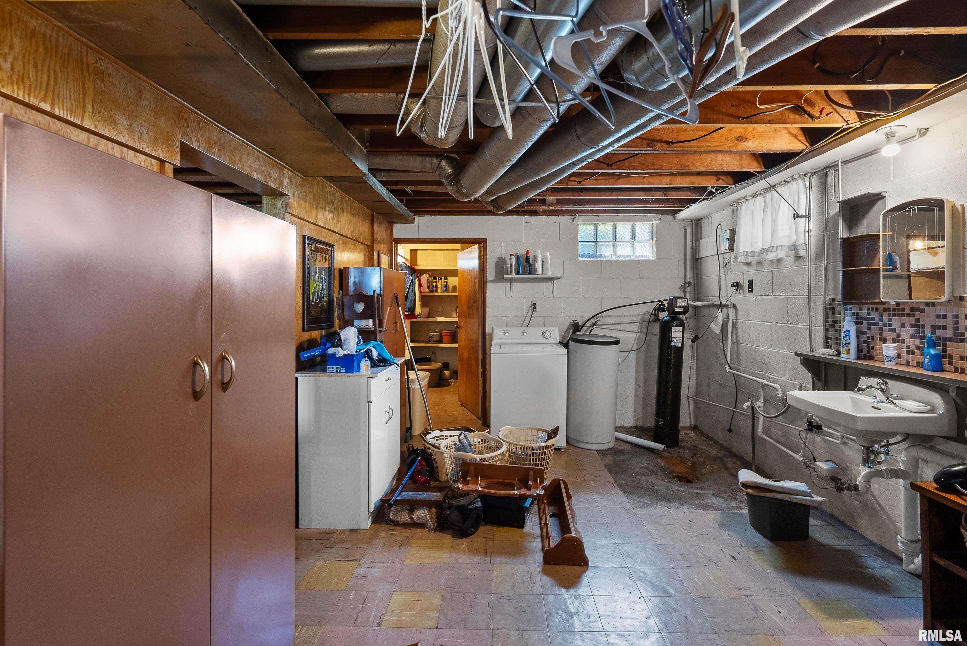 231 N 1st Street, Long Grove, Iowa image 38