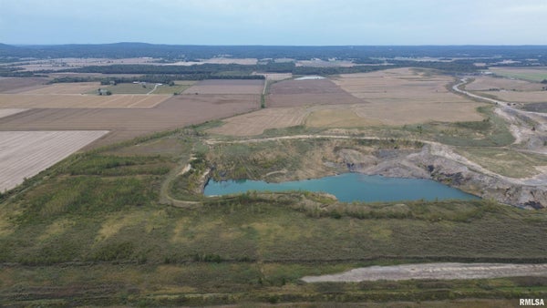 600 N WHITESVILLE ROAD, HARRISBURG, IL 62946 - Image a9fe4adfe2f61bfb86e5963476bd5a6a/2692900979