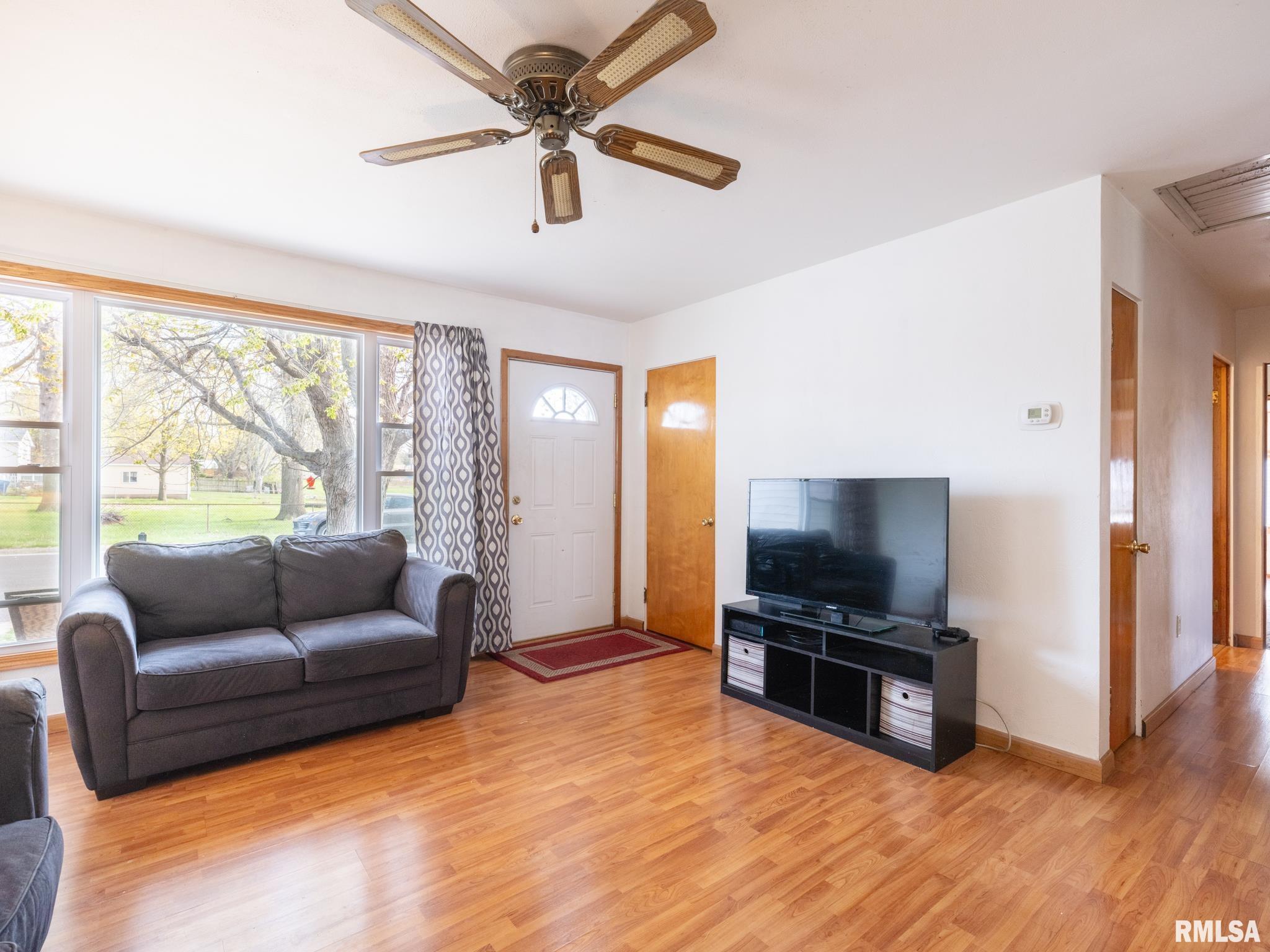 2205 Cherry Lane, Pekin, Illinois image 10