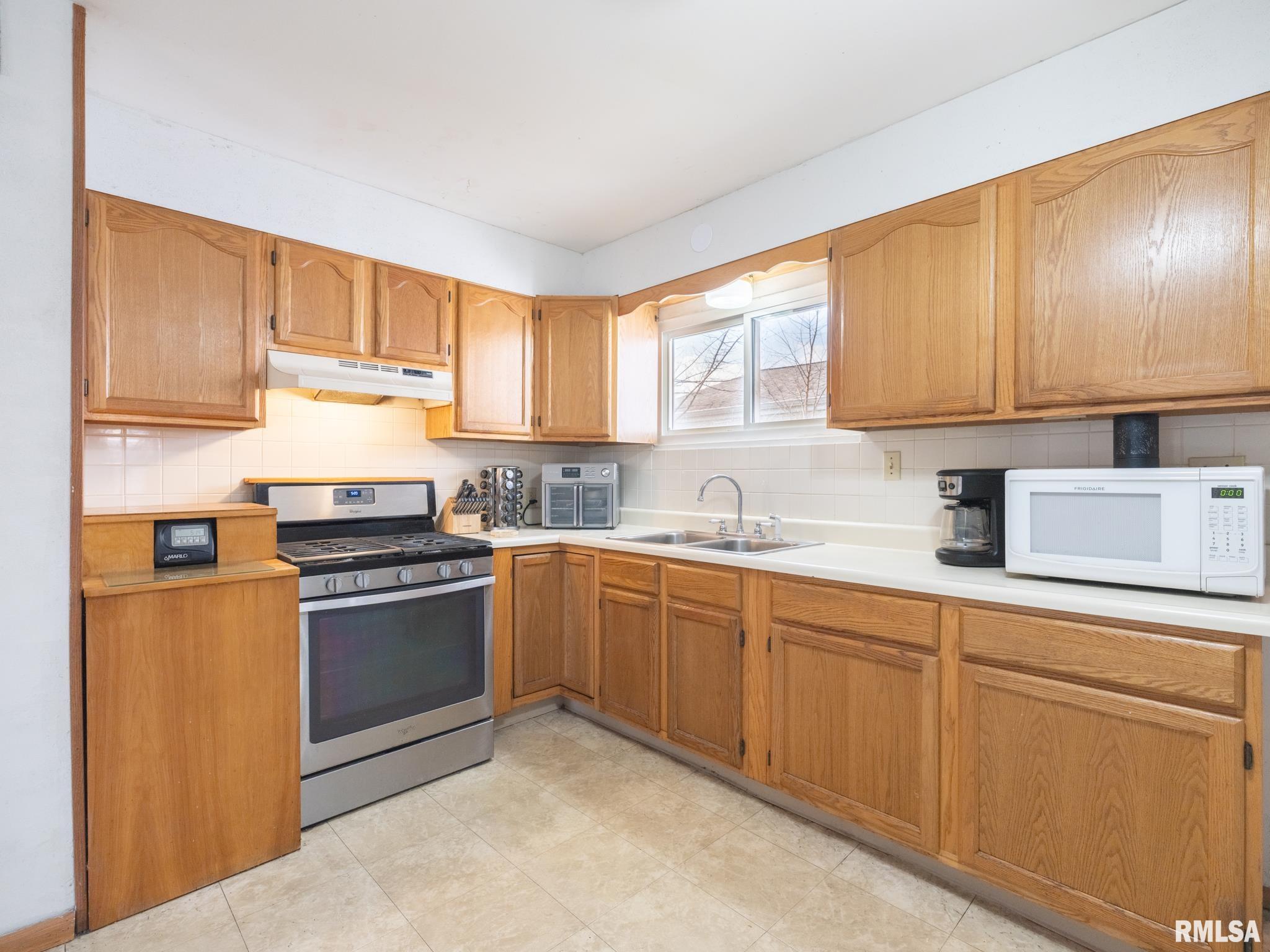 2205 Cherry Lane, Pekin, Illinois image 14