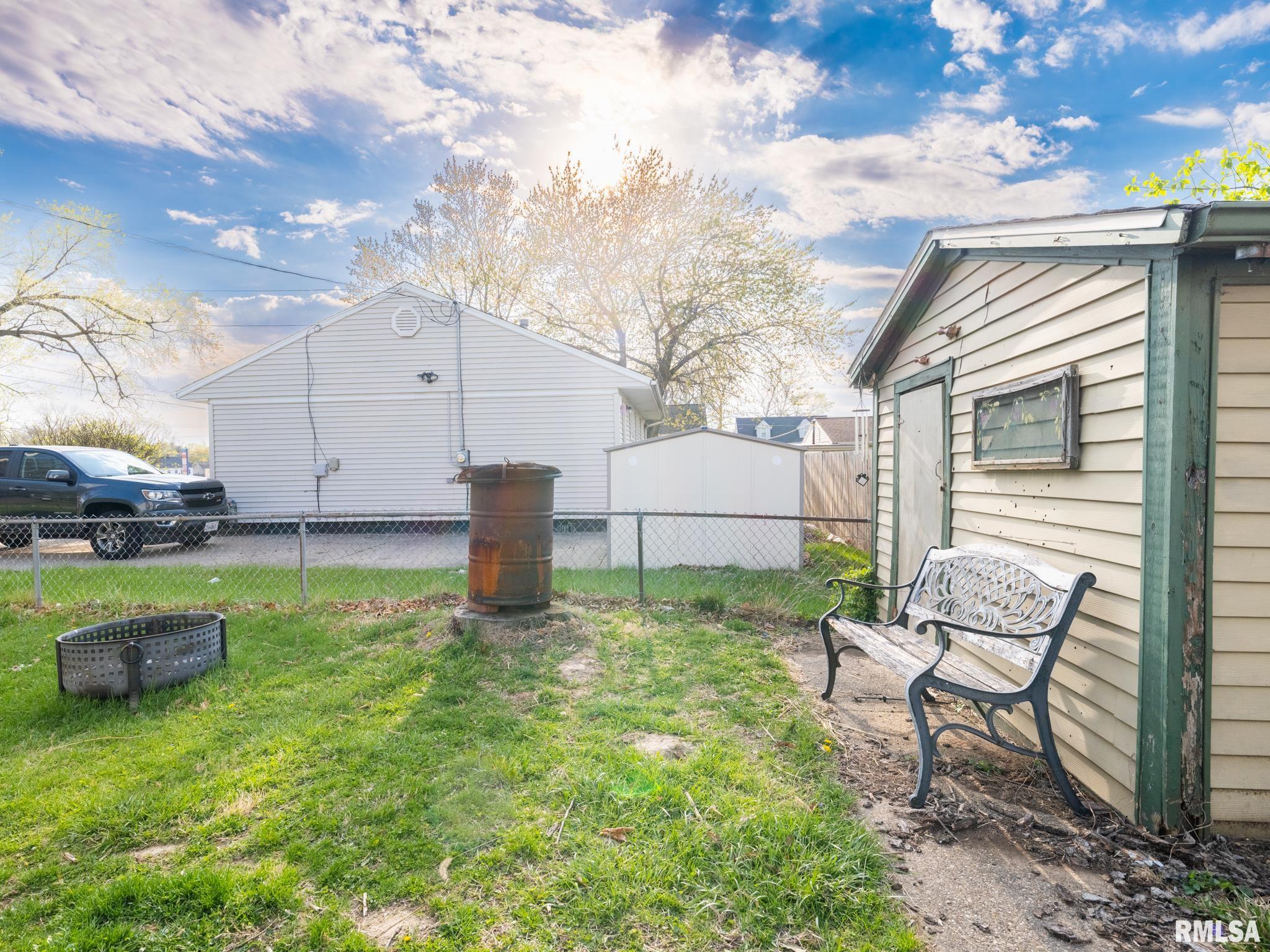 2205 Cherry Lane, Pekin, Illinois image 49