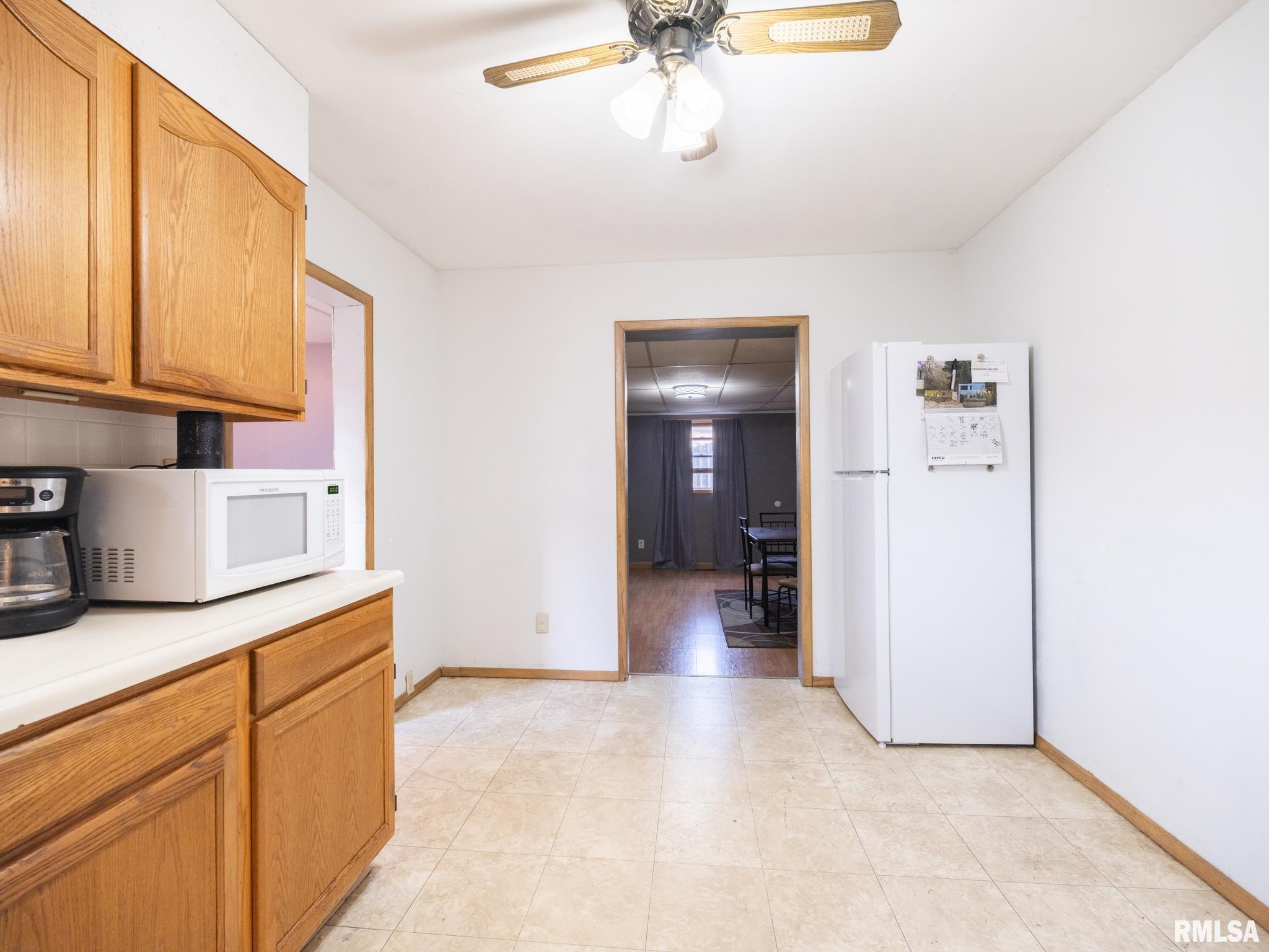 2205 Cherry Lane, Pekin, Illinois image 20