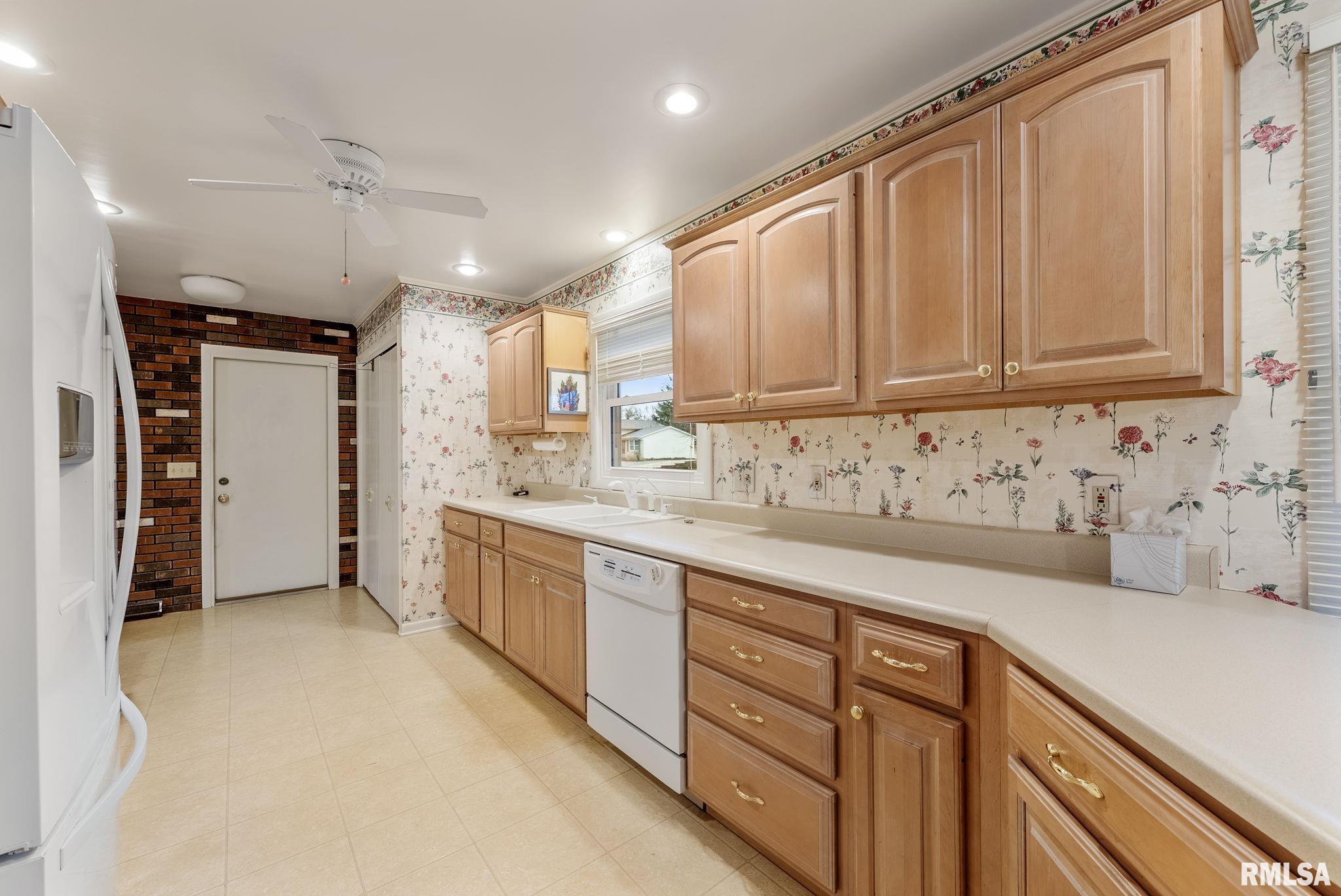 1709 88th Avenue West, Rock Island, Illinois image 18