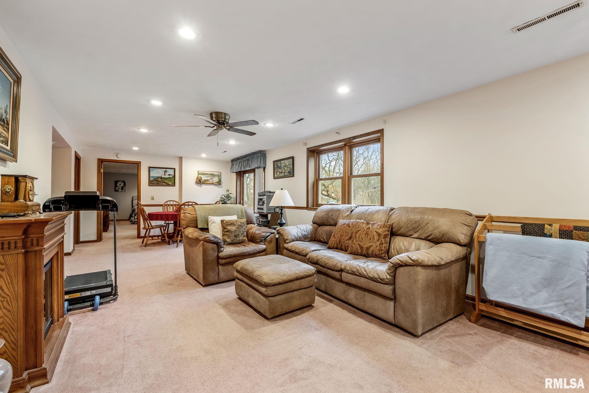 1709 88th Avenue West, Rock Island, Illinois image 24