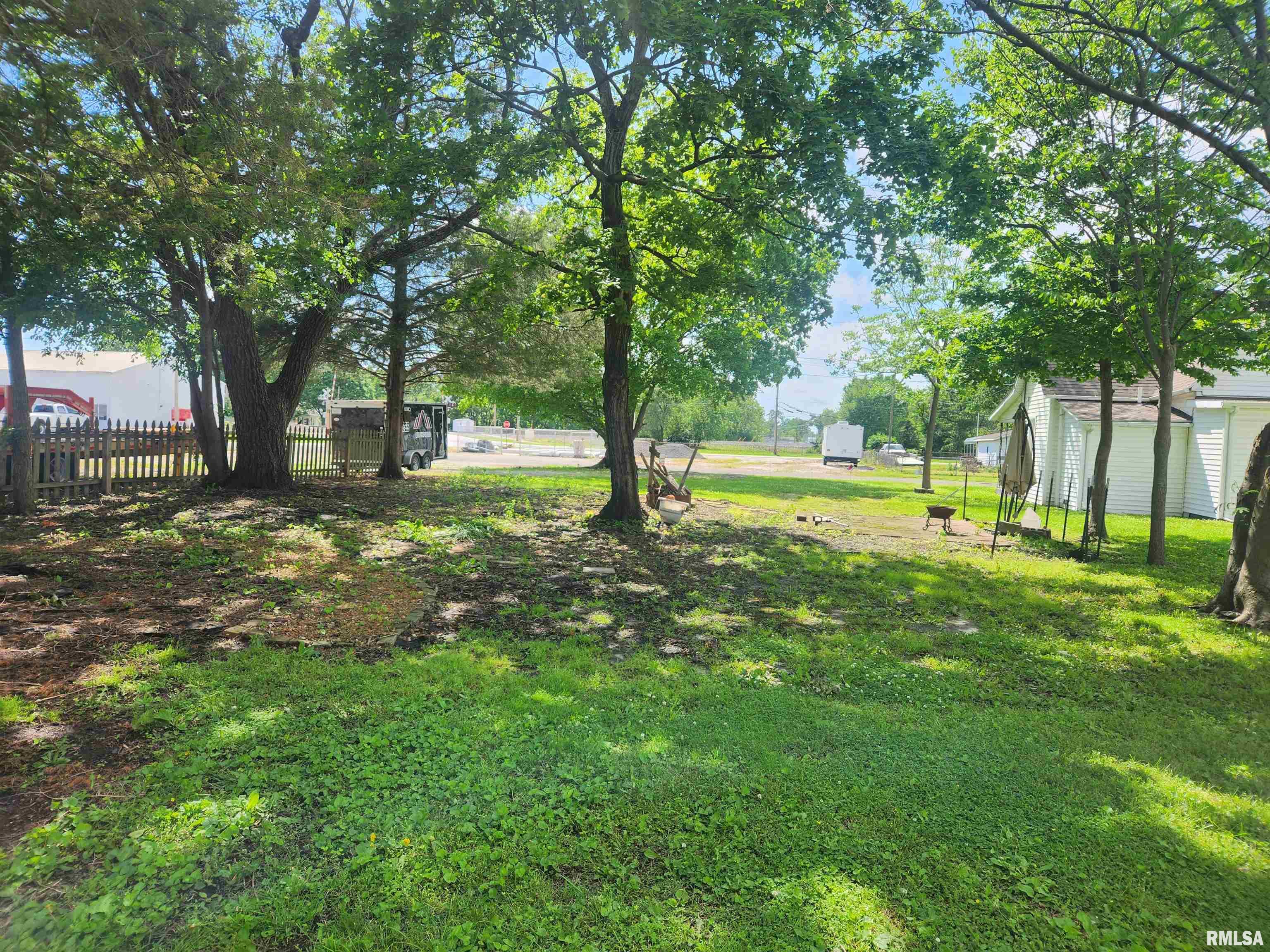 408 Duckworth Street, Pinckneyville, Illinois image 1